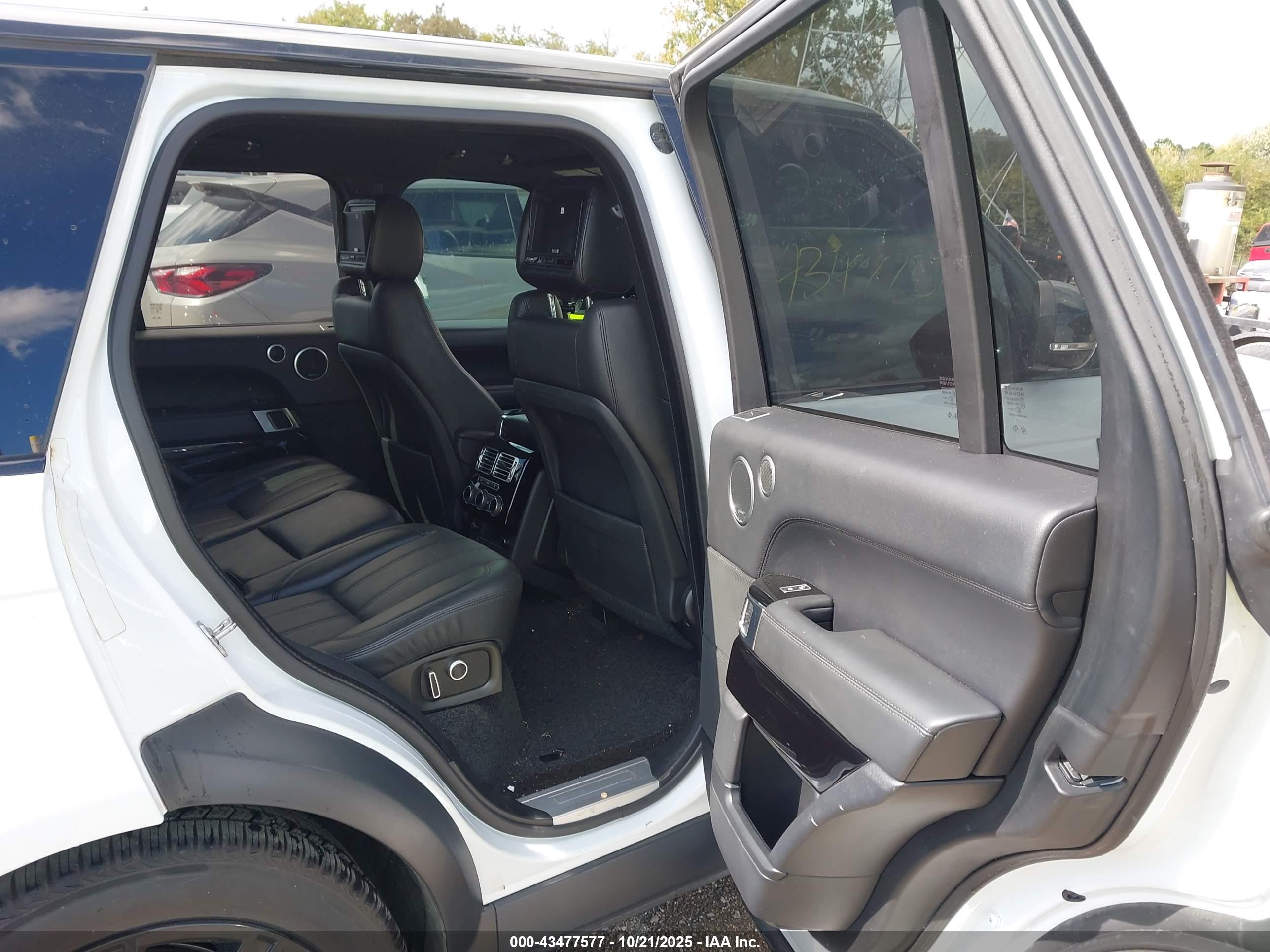 LAND ROVER image 8