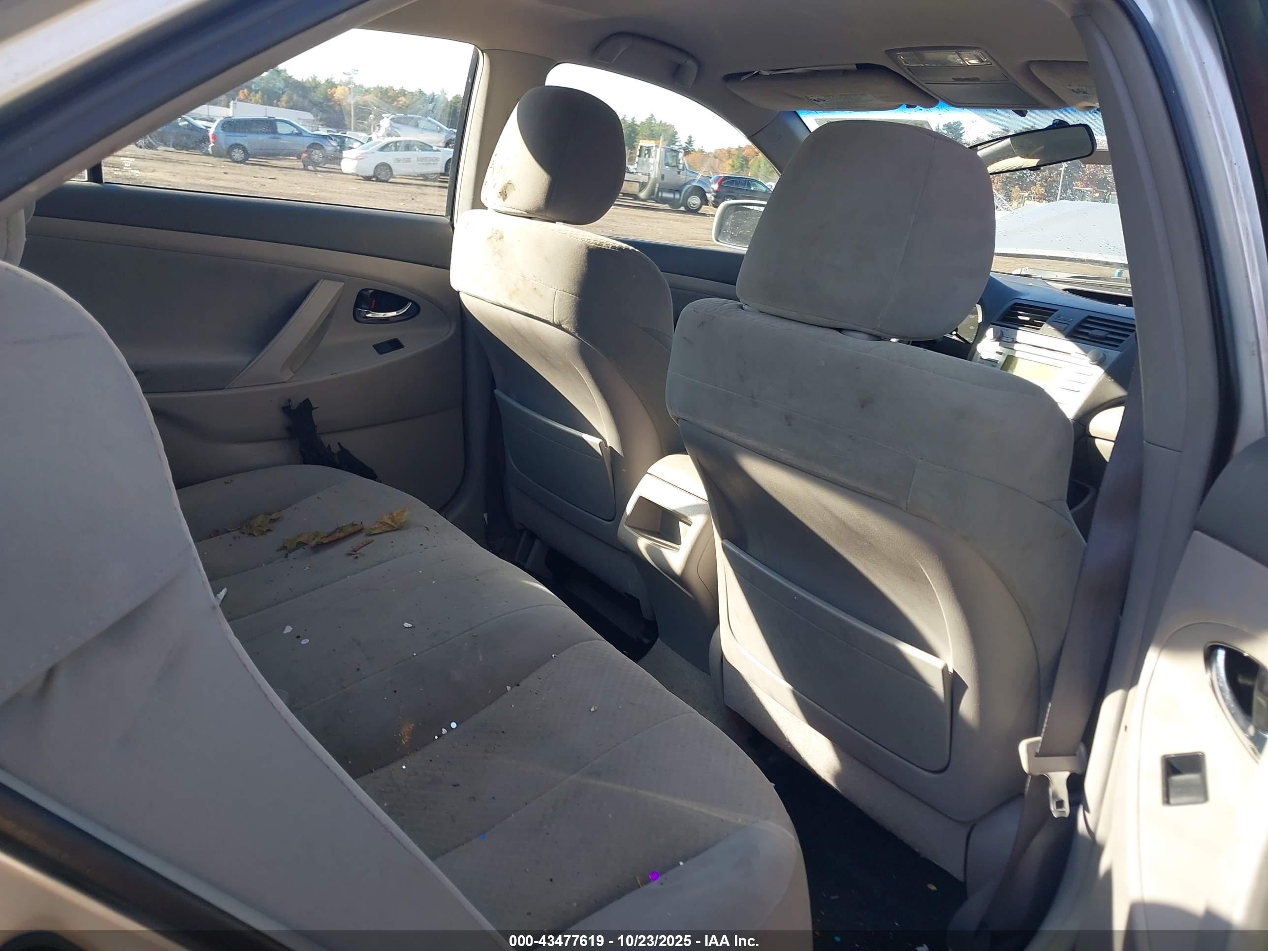 TOYOTA CAMRY image 8