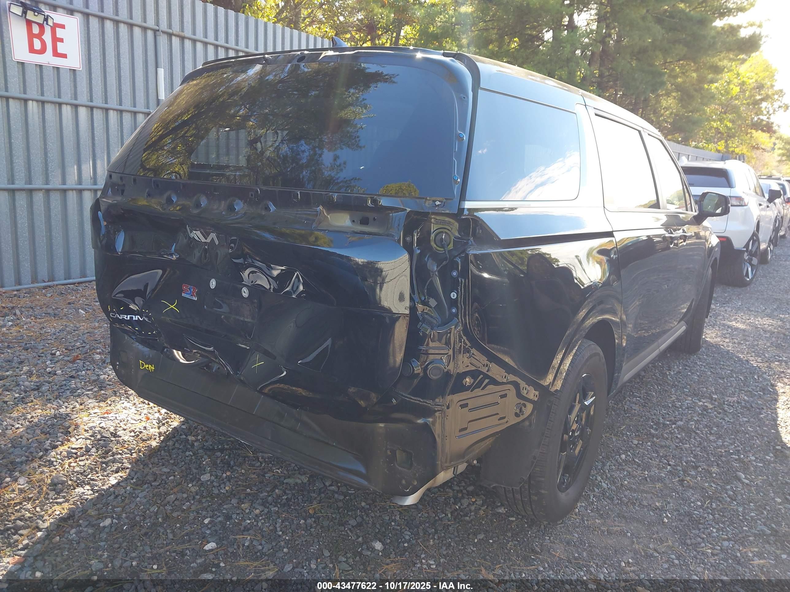 KIA CARNIVAL image 4