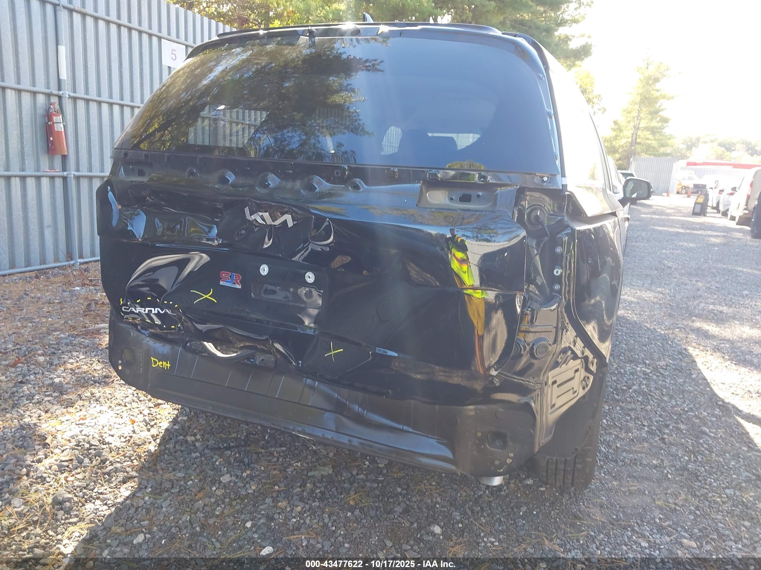 KIA CARNIVAL image 6