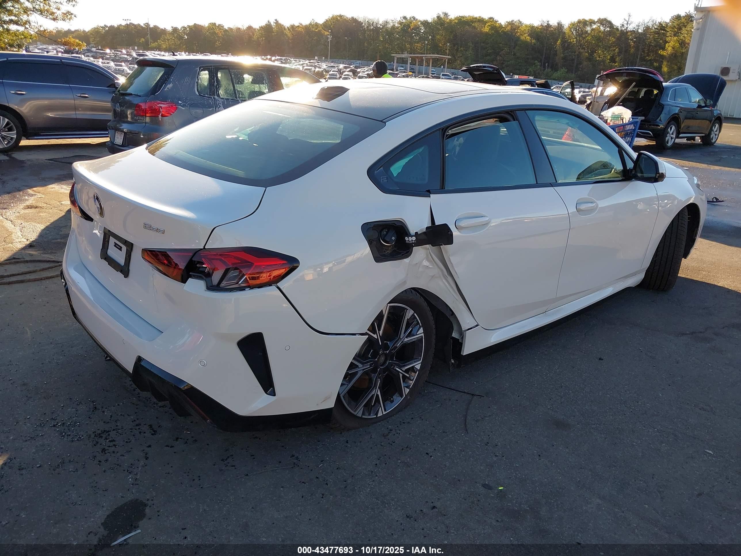 BMW 228 image 4