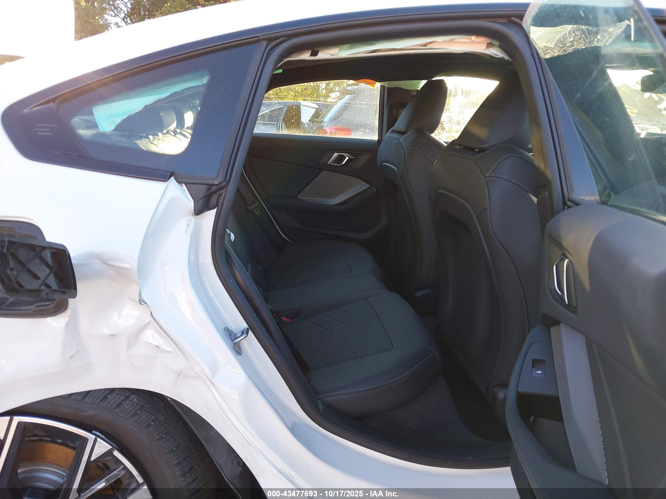 BMW 228 image 8
