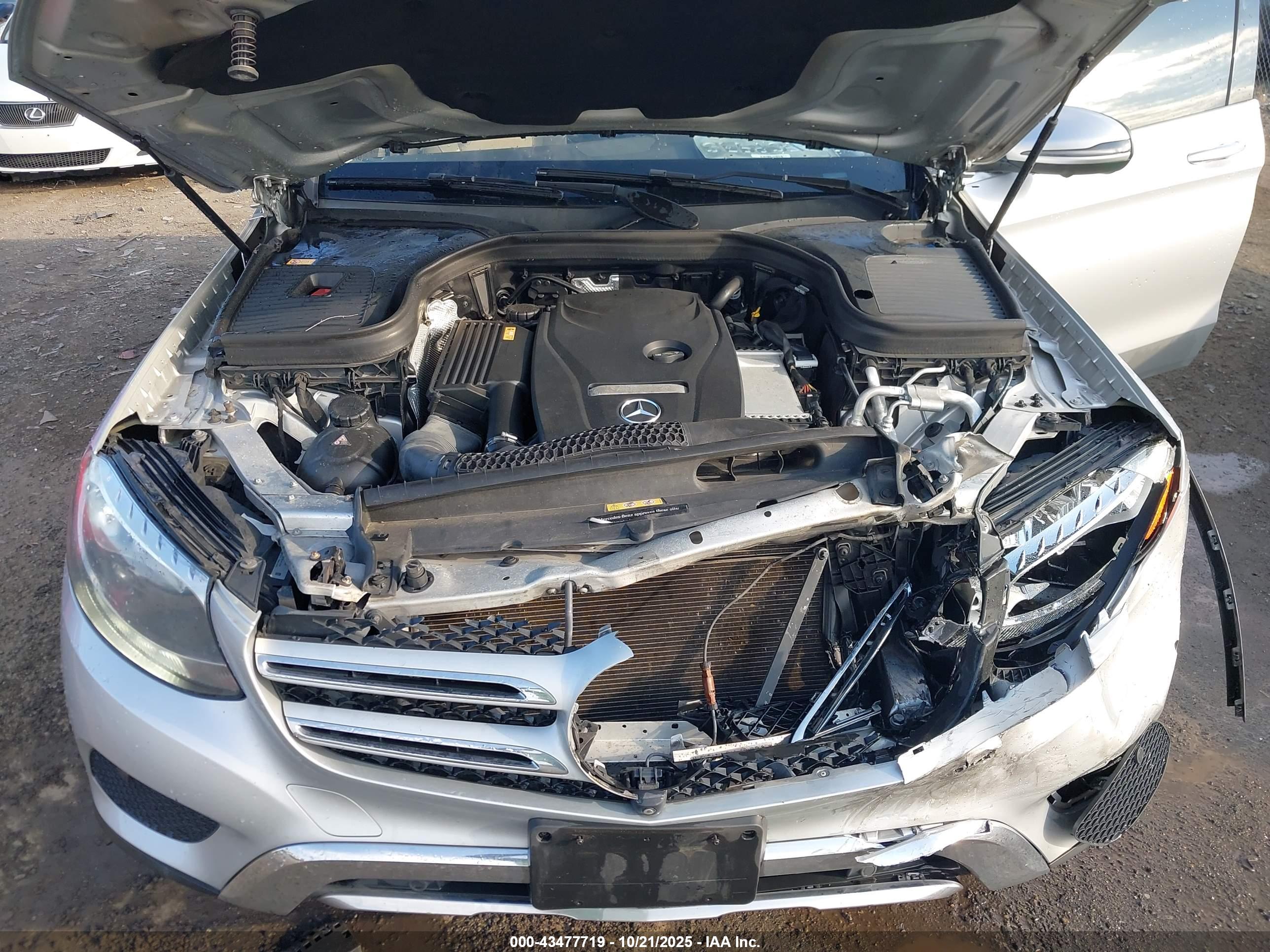 MERCEDES-BENZ GLC image 10