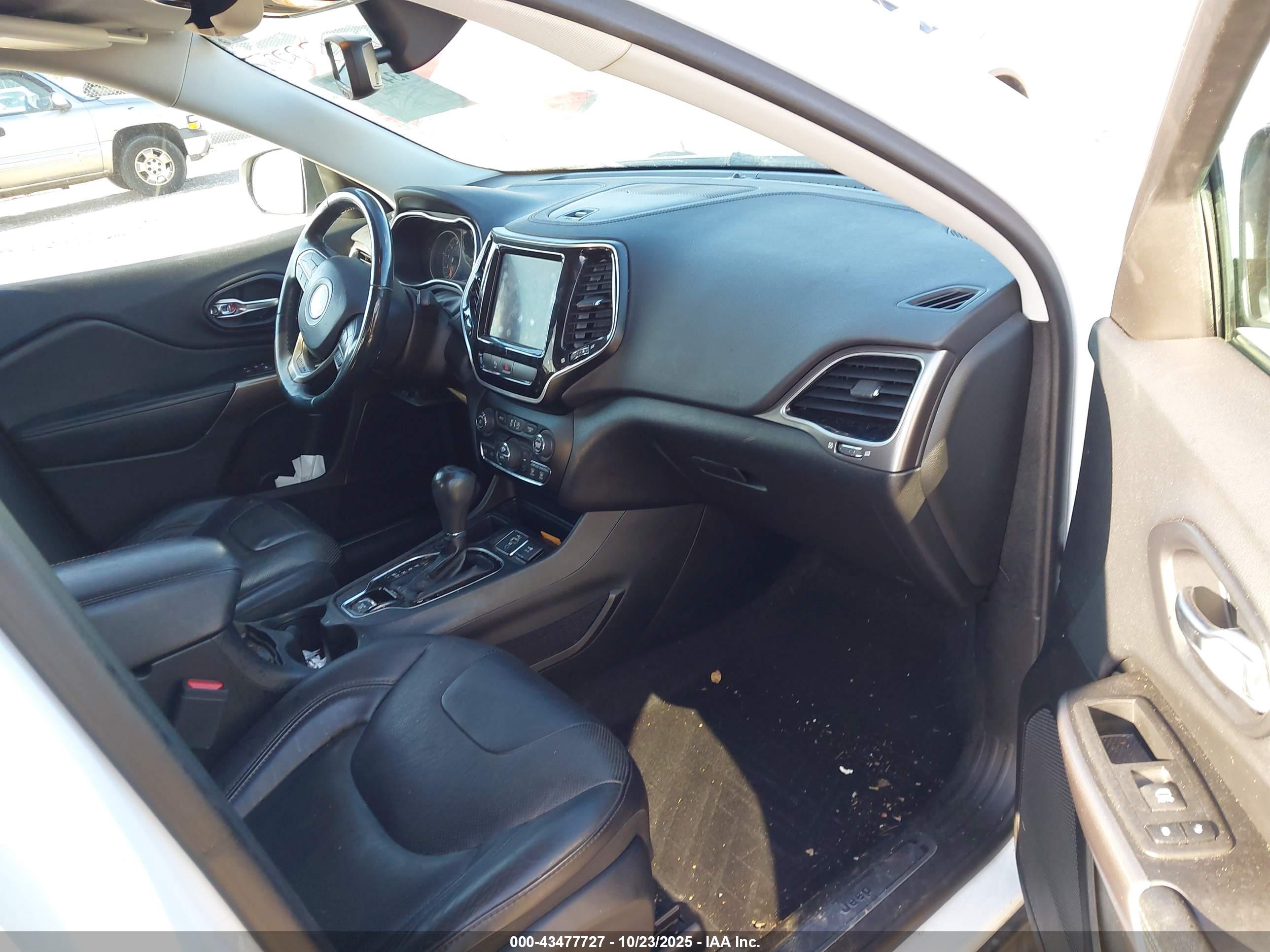 JEEP CHEROKEE image 5