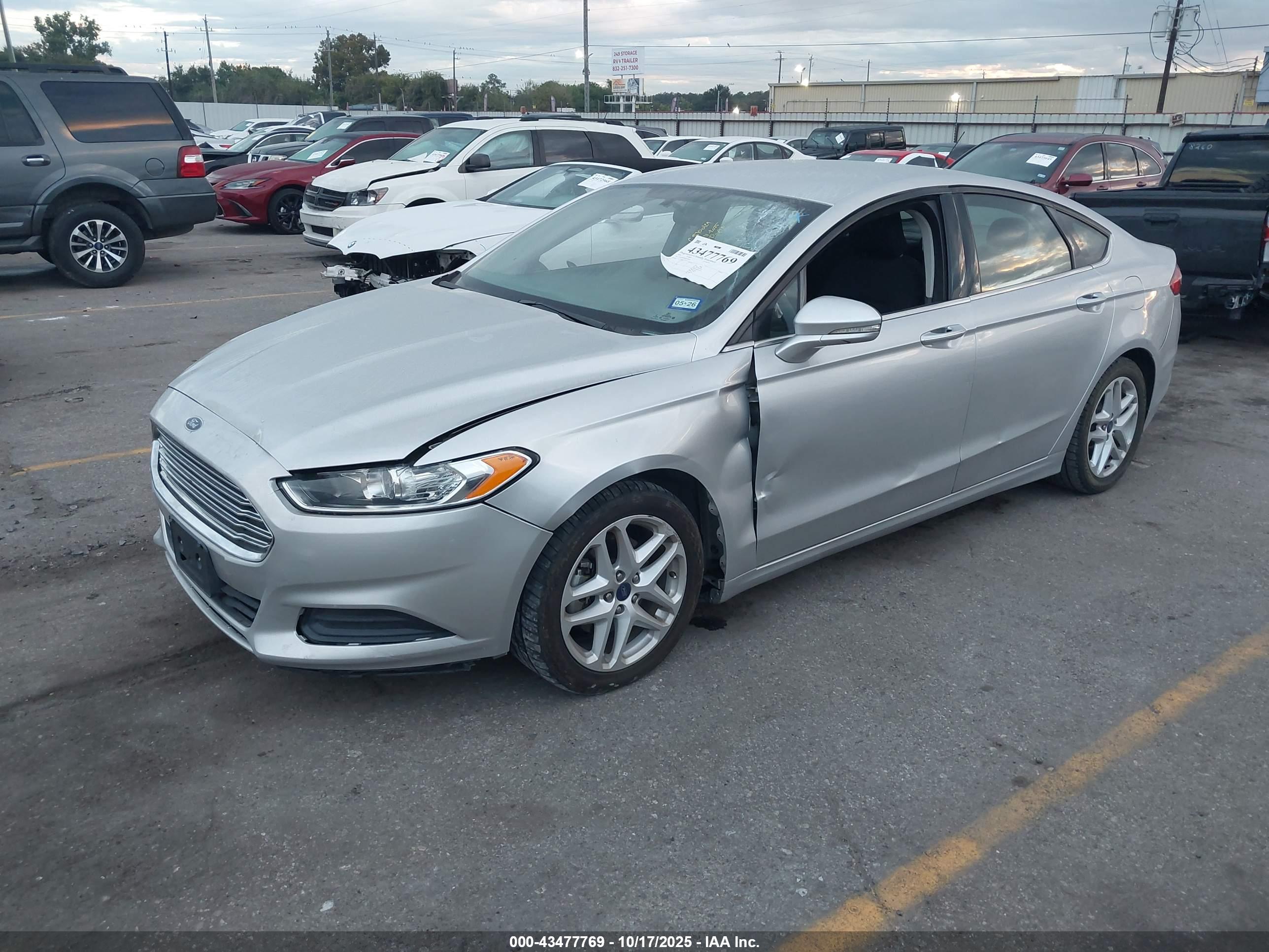 FORD FUSION image 2