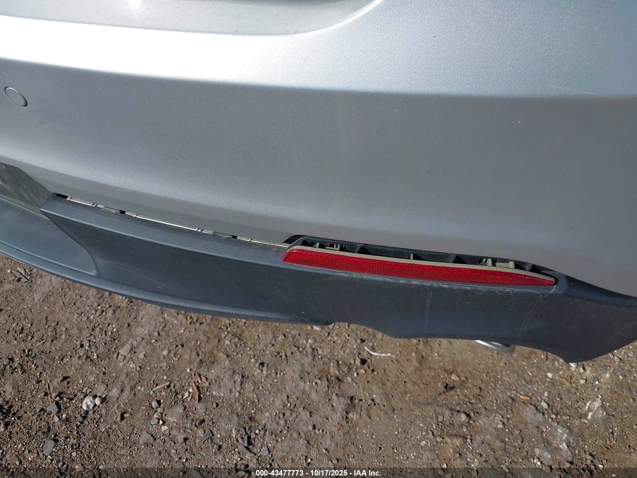 FORD TAURUS image 6