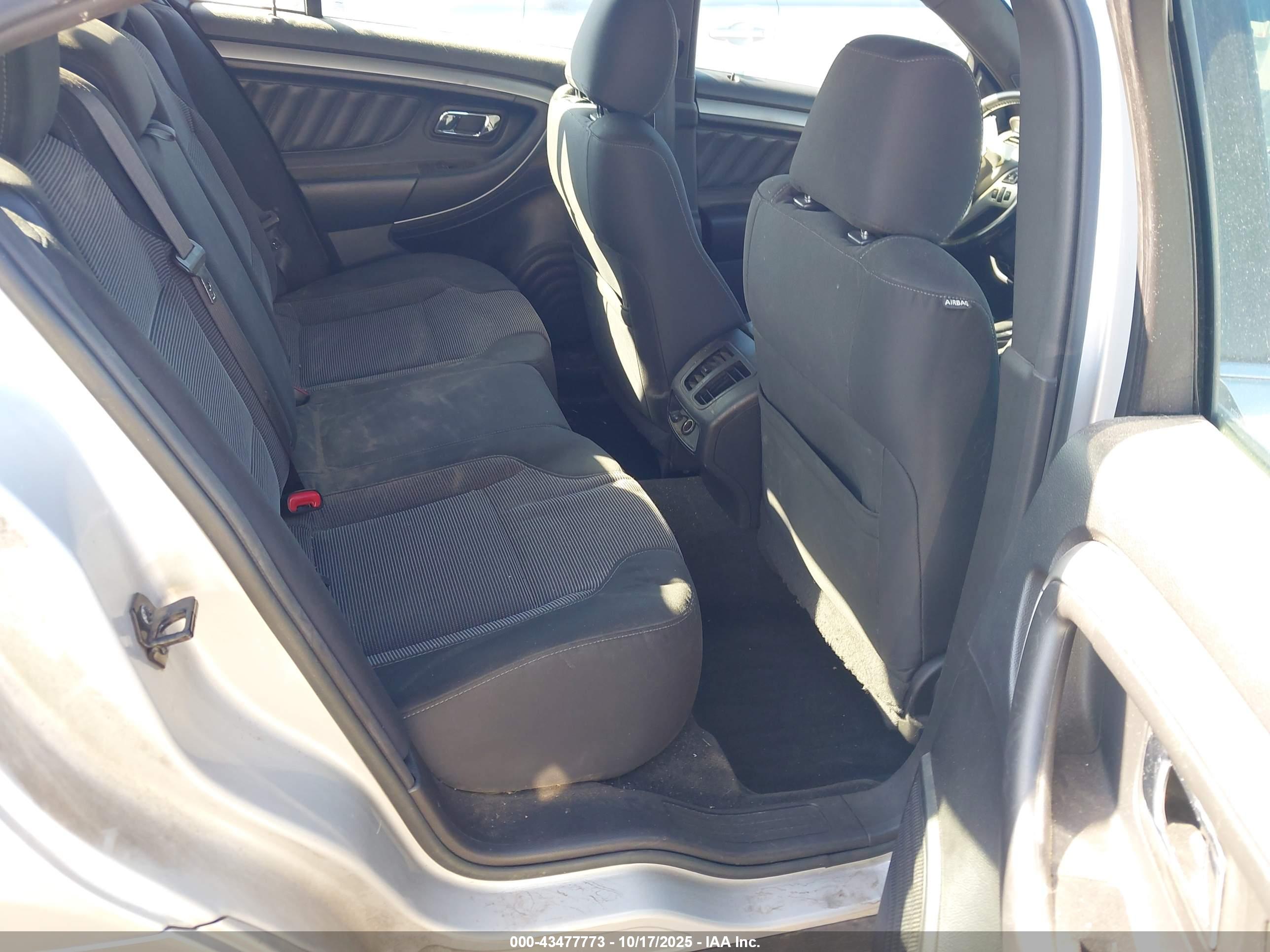 FORD TAURUS image 8