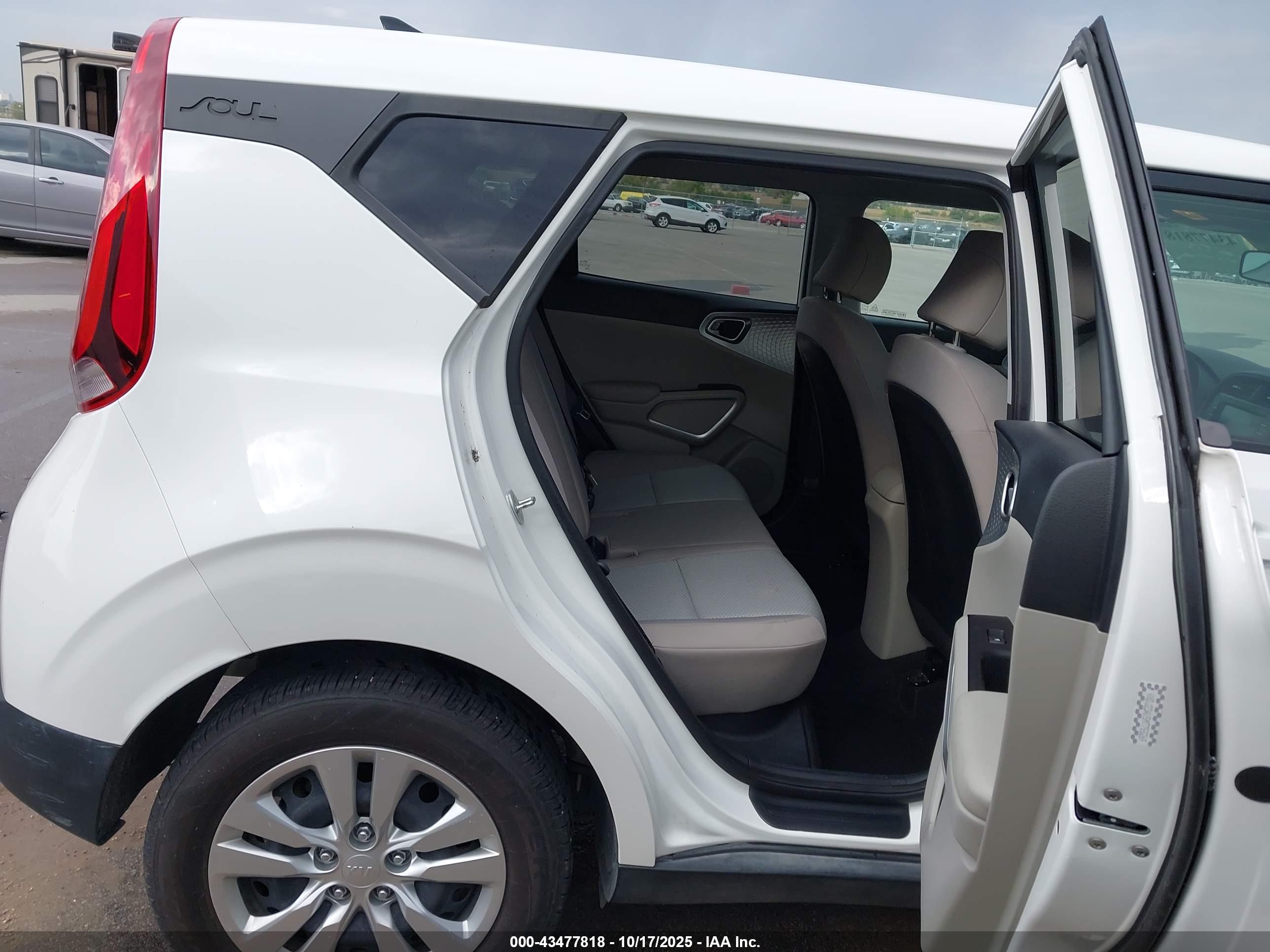 KIA SOUL image 8
