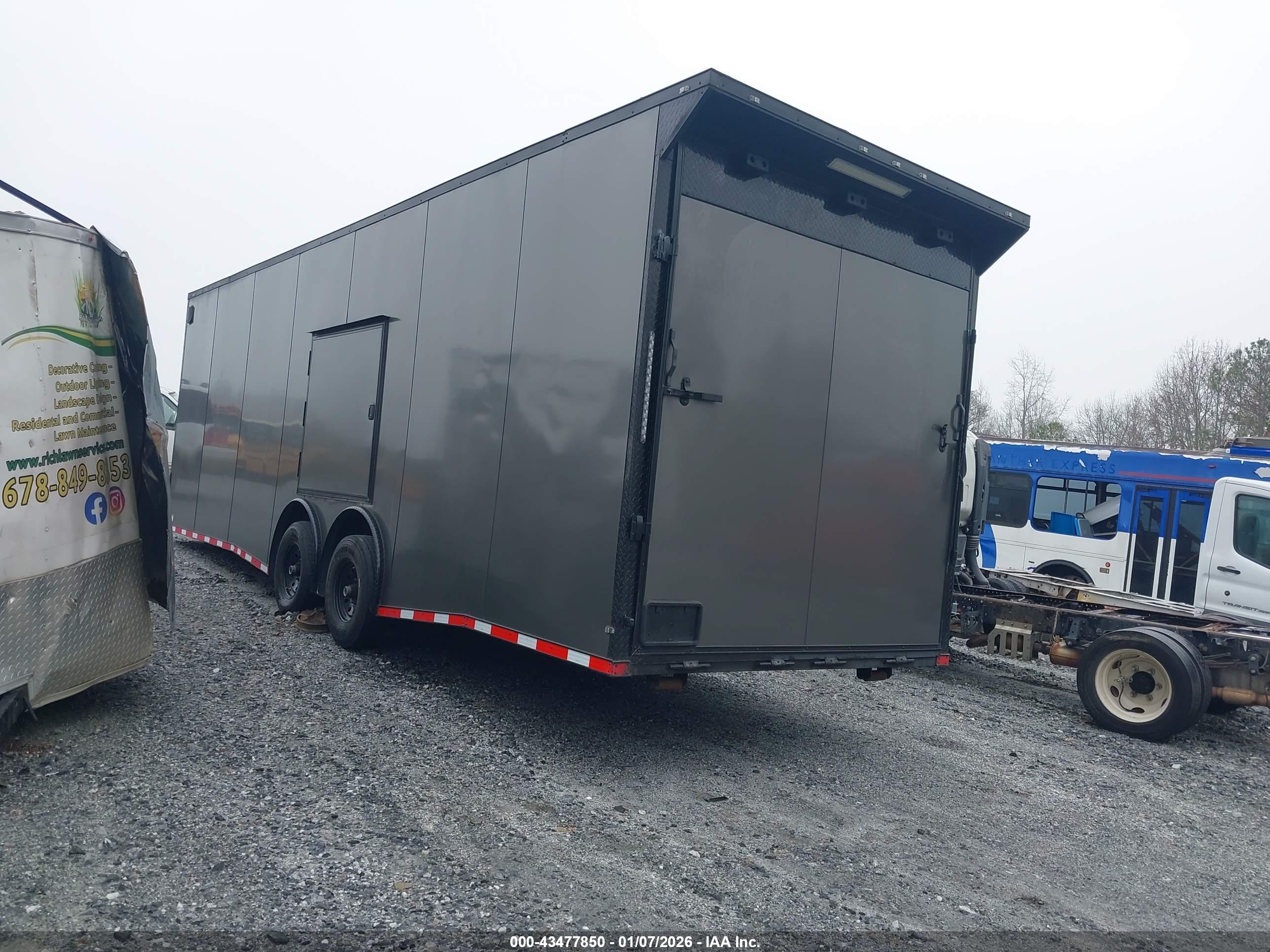 TRAILER FAST image 3