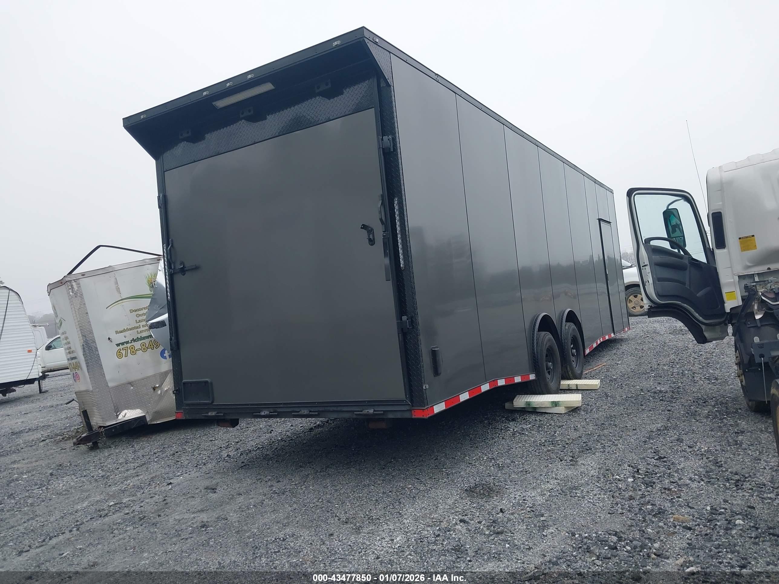 TRAILER FAST image 4