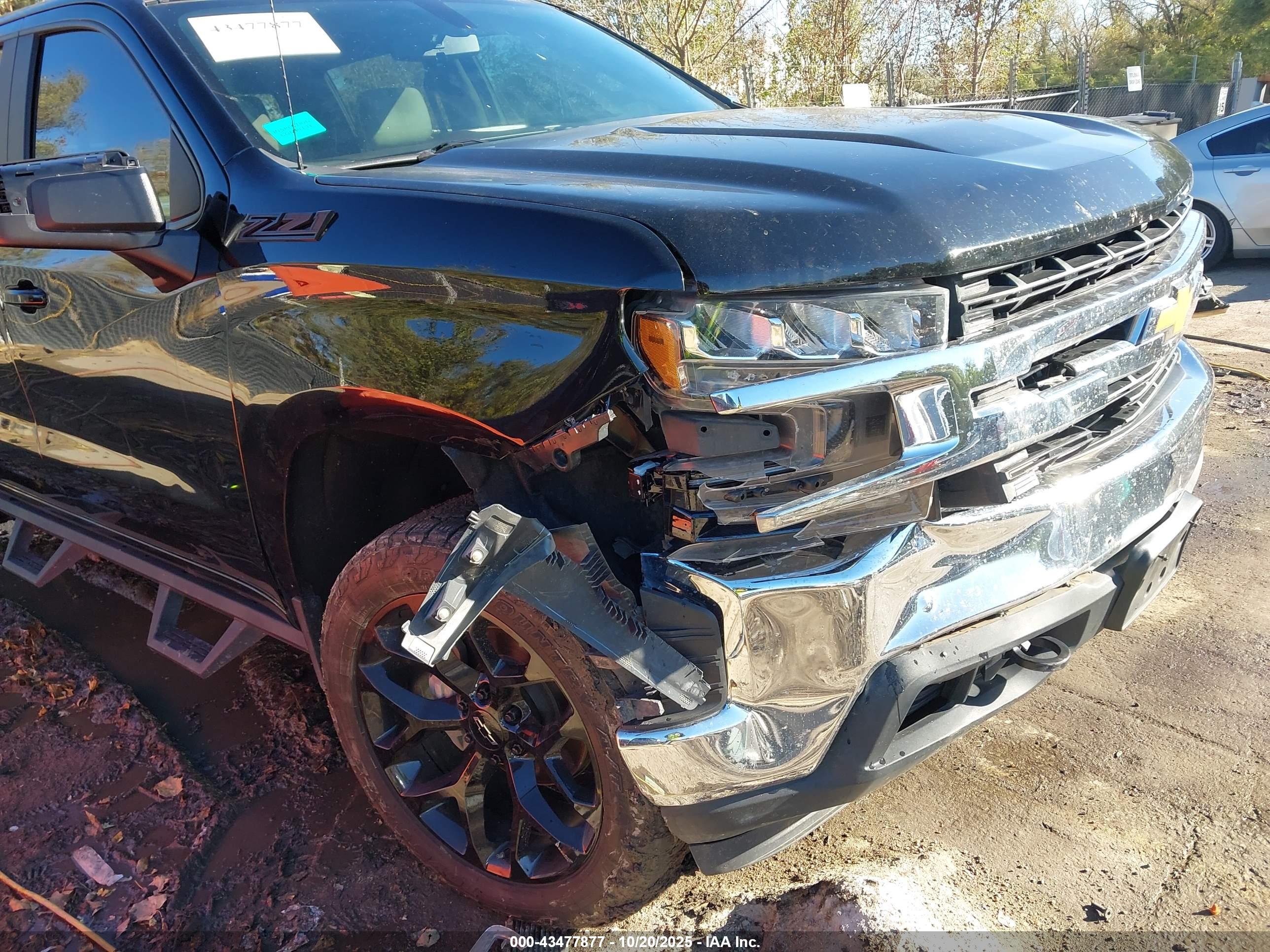 CHEVROLET SILVERADO image 6