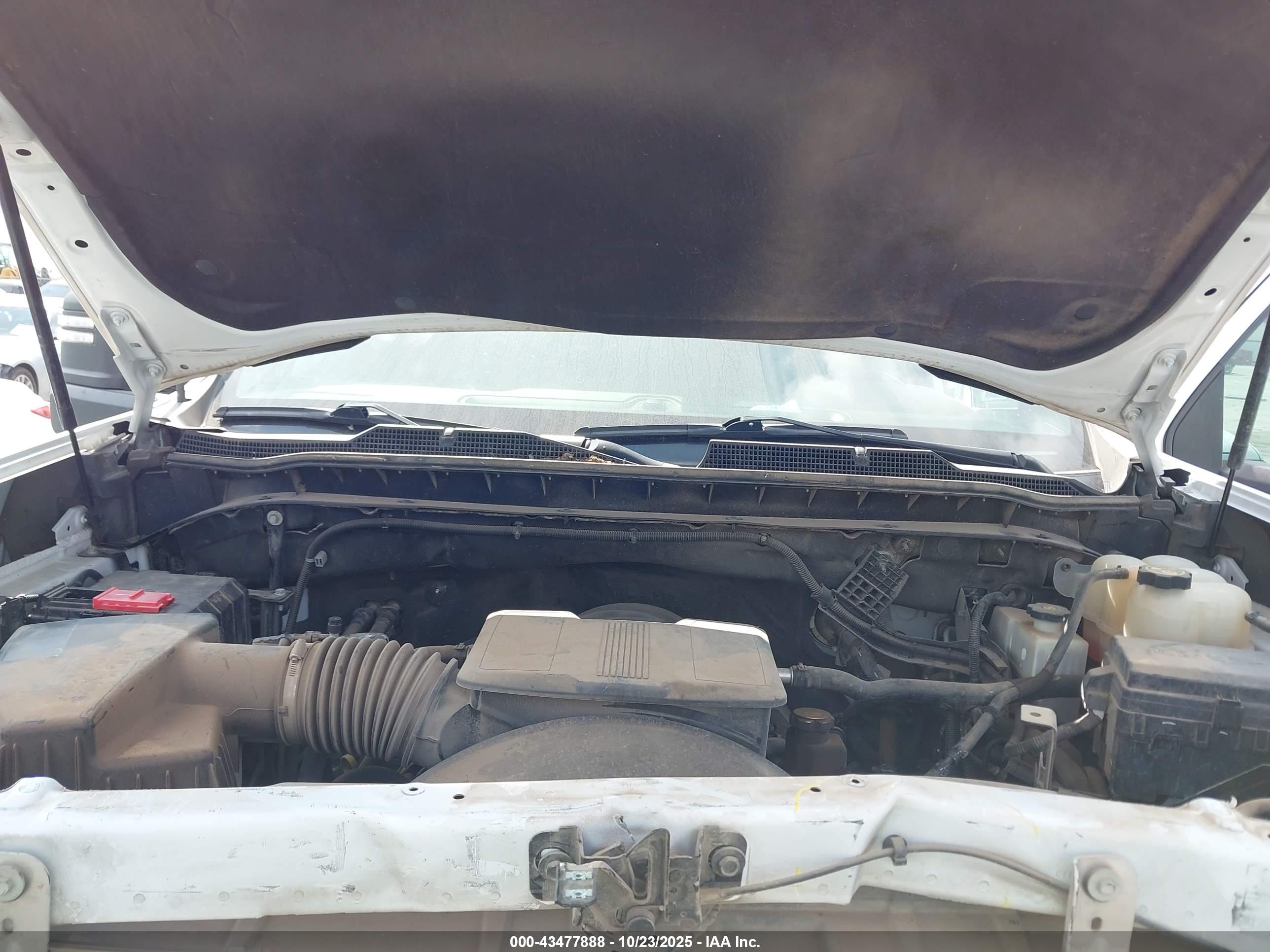 CHEVROLET SILVERADO image 10