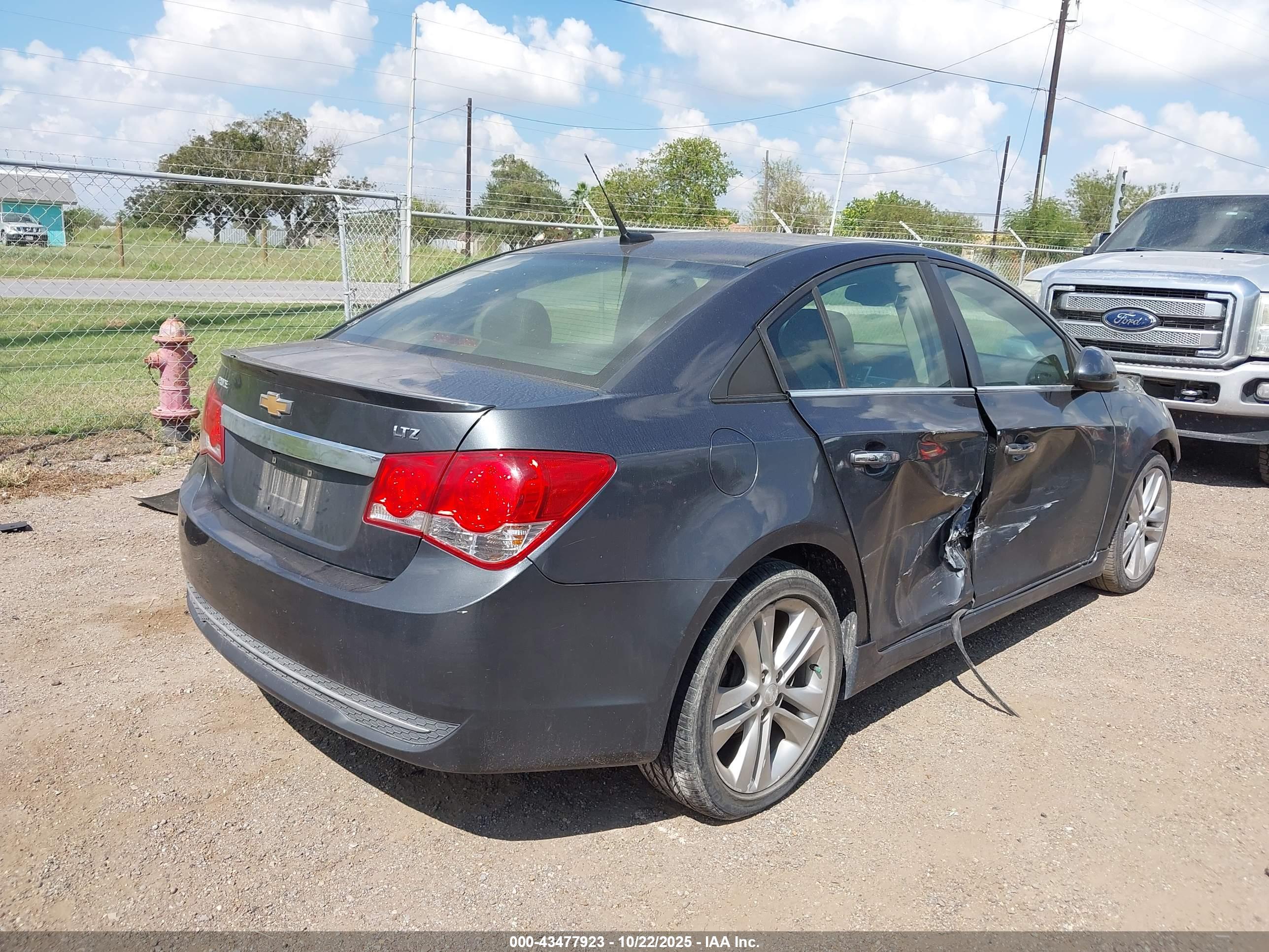 CHEVROLET CRUZE image 4