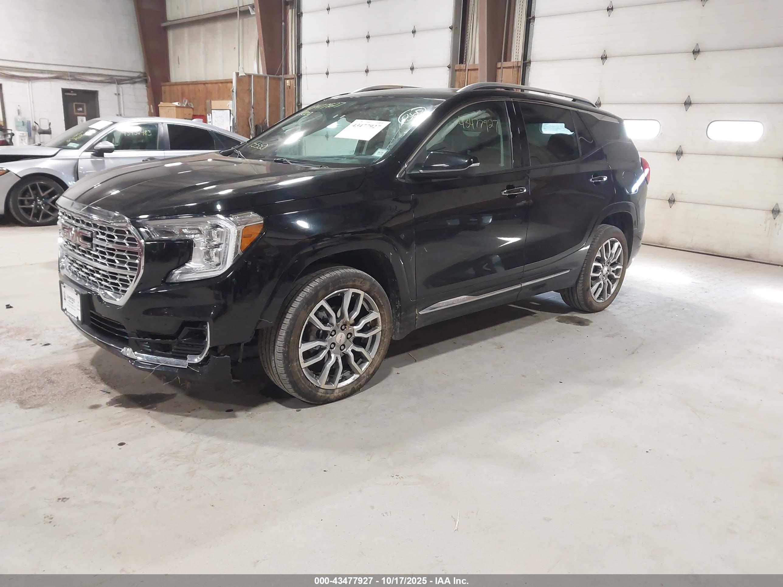 GMC TERRAIN image 2