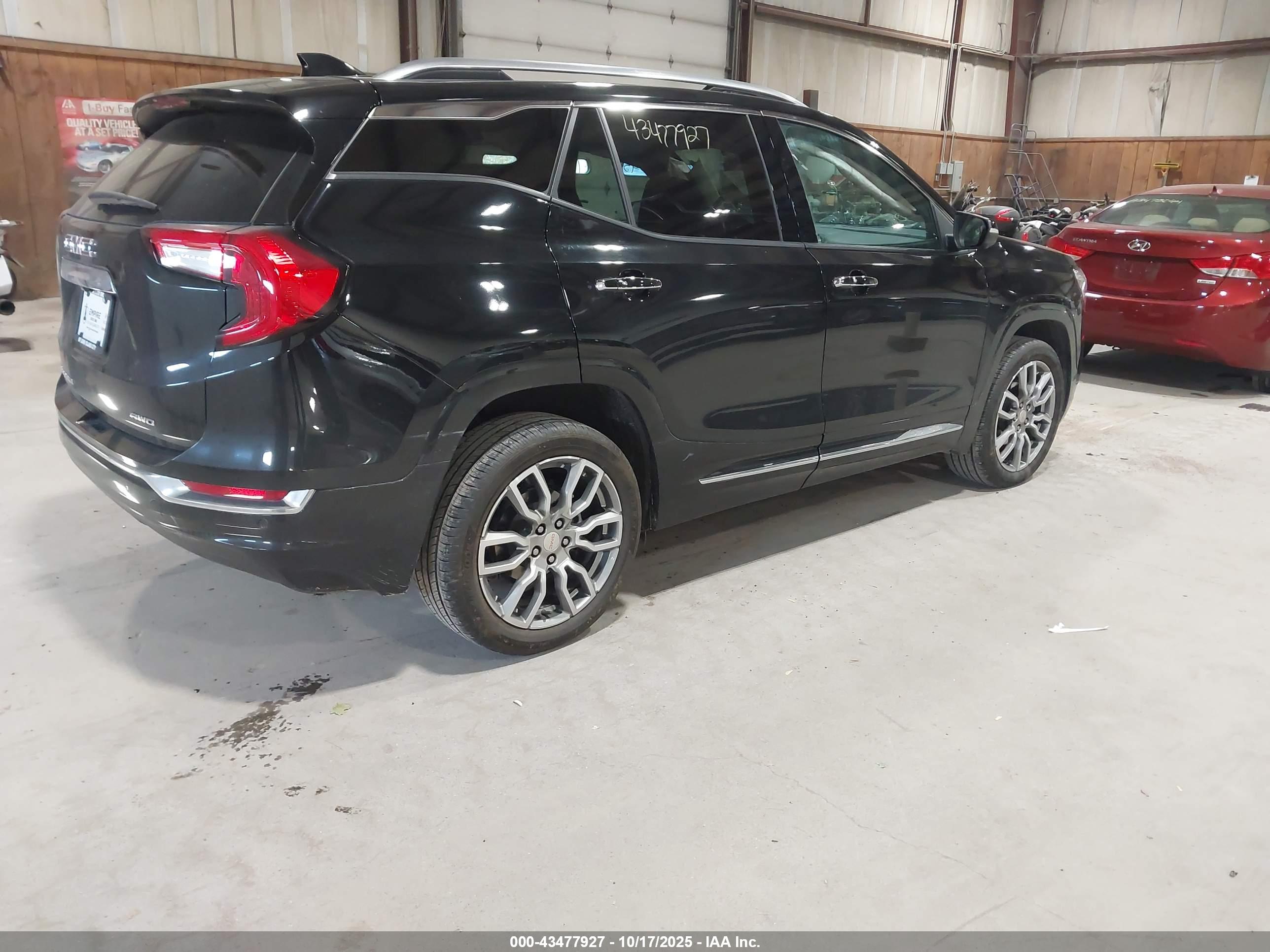 GMC TERRAIN image 4