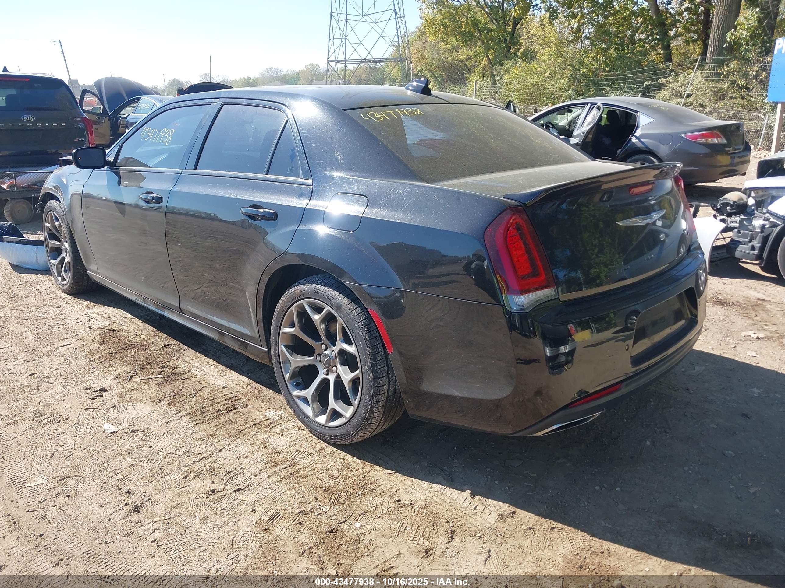 CHRYSLER 300 image 3
