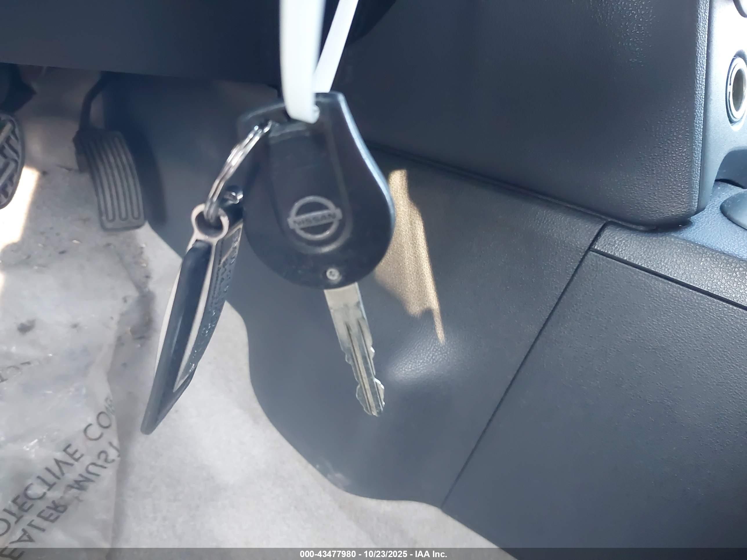 NISSAN ROGUE image 11