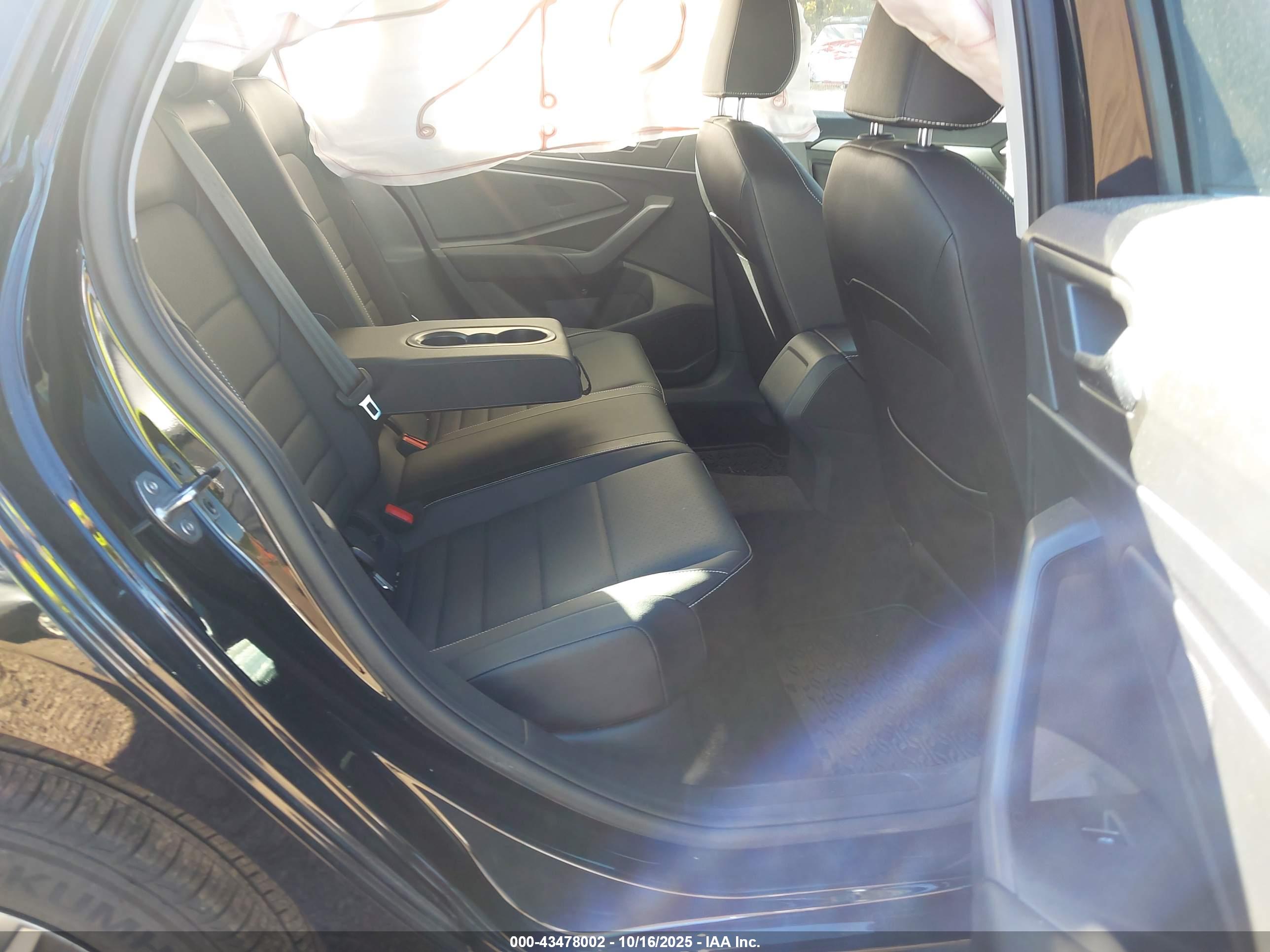 VOLKSWAGEN JETTA image 8