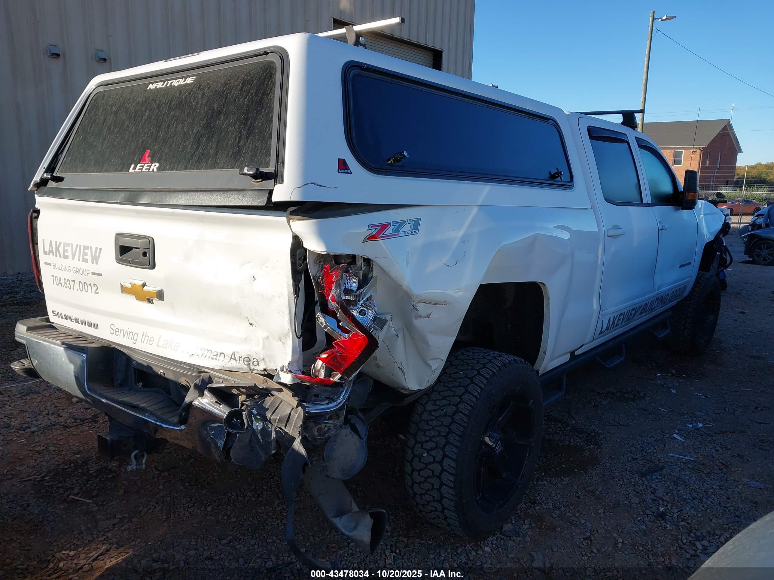 CHEVROLET SILVERADO image 4