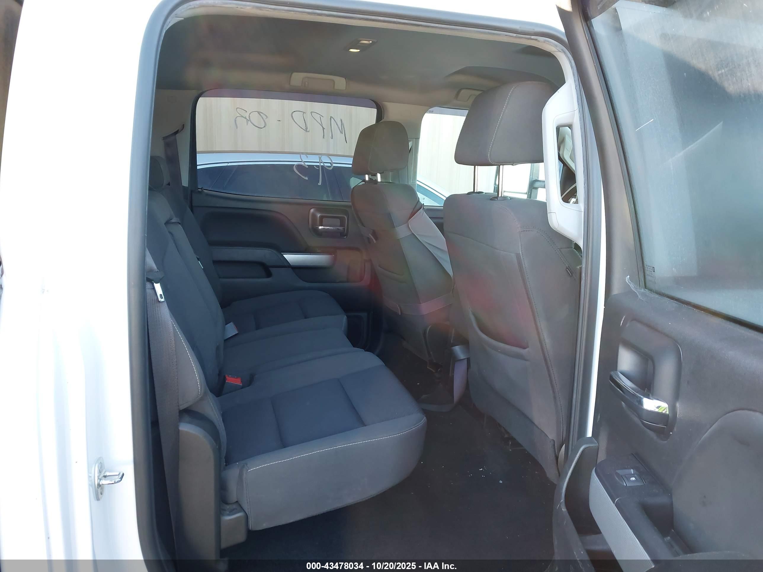 CHEVROLET SILVERADO image 8