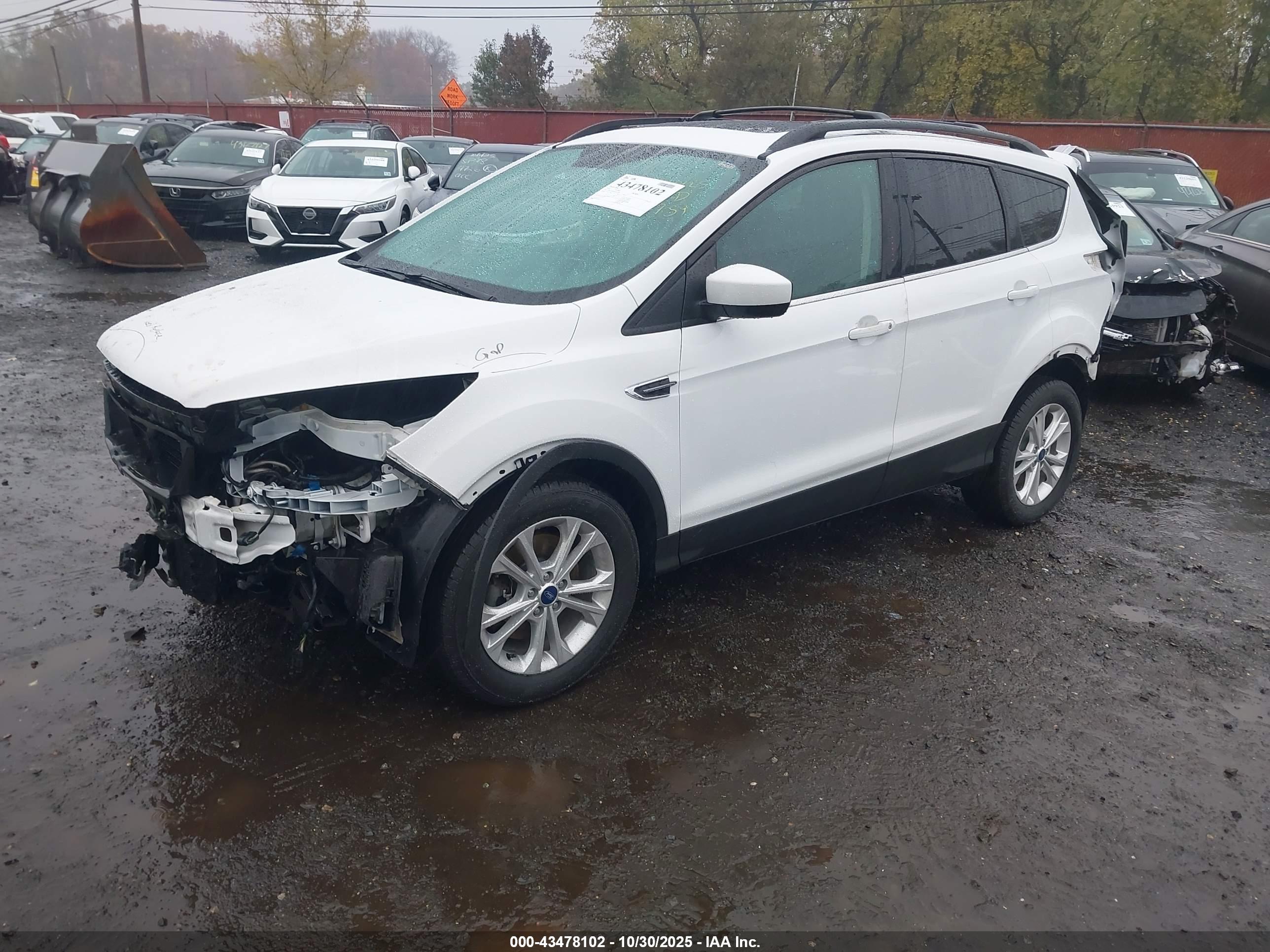 FORD ESCAPE image 2