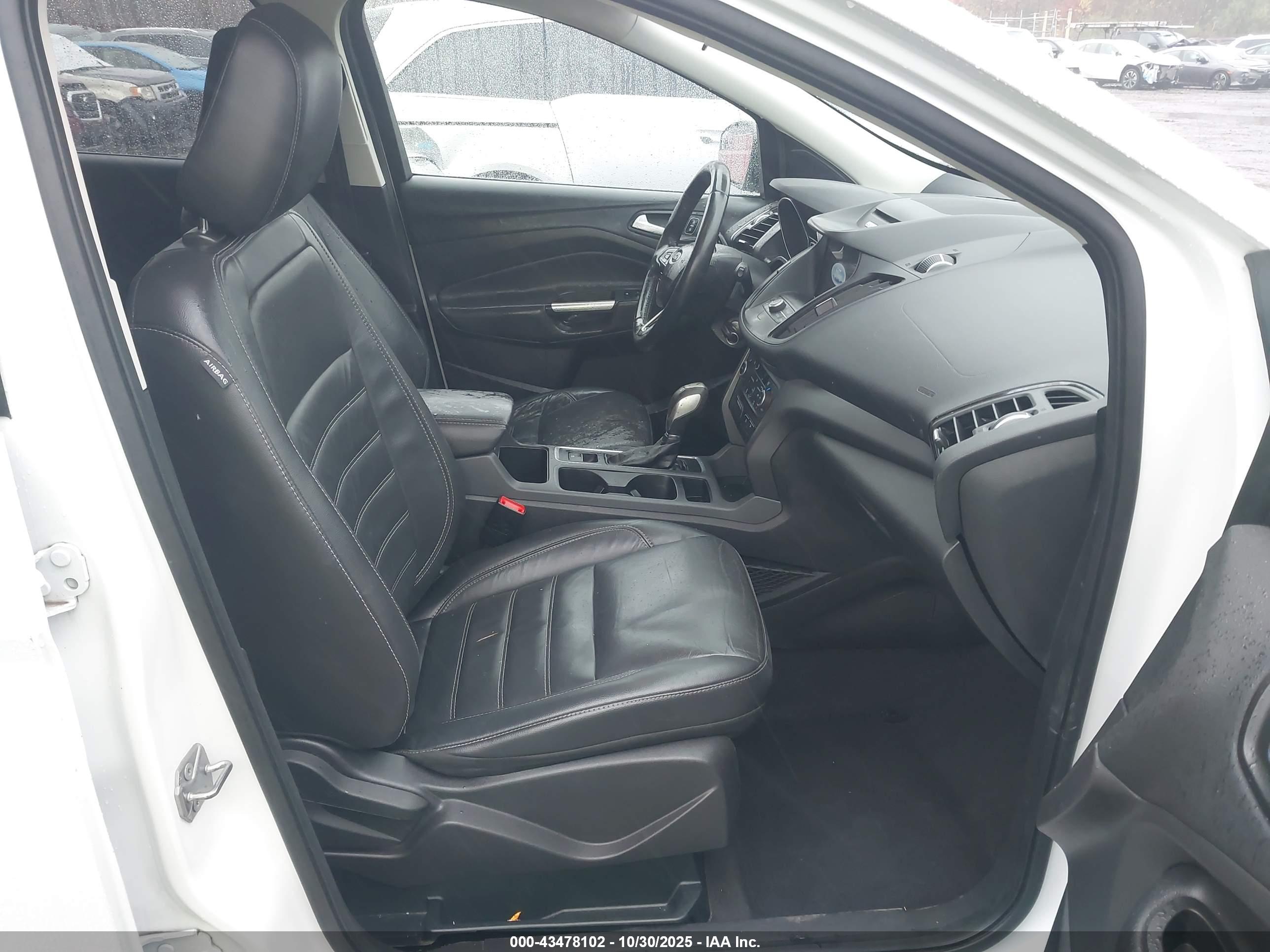 FORD ESCAPE image 5