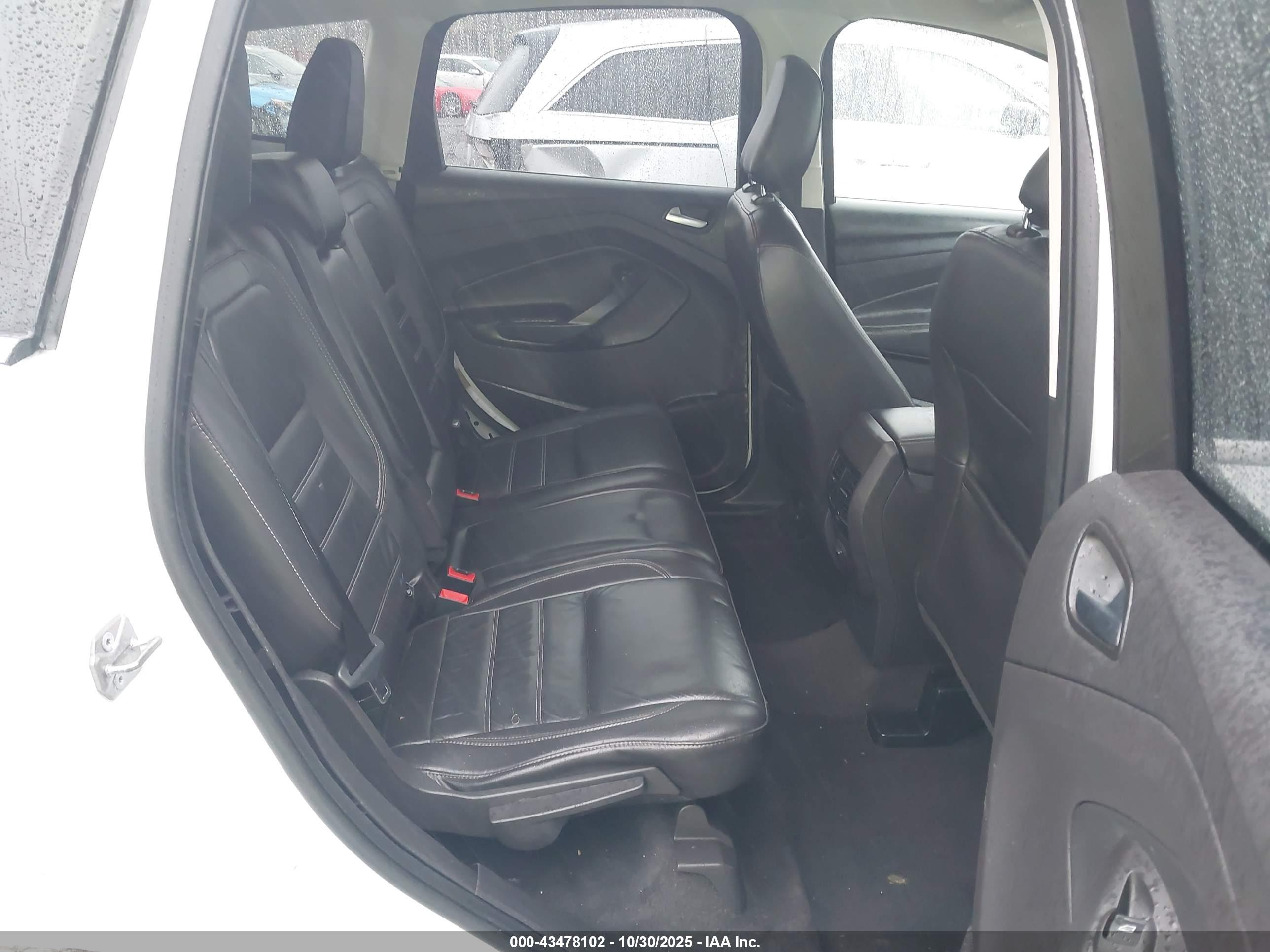 FORD ESCAPE image 8