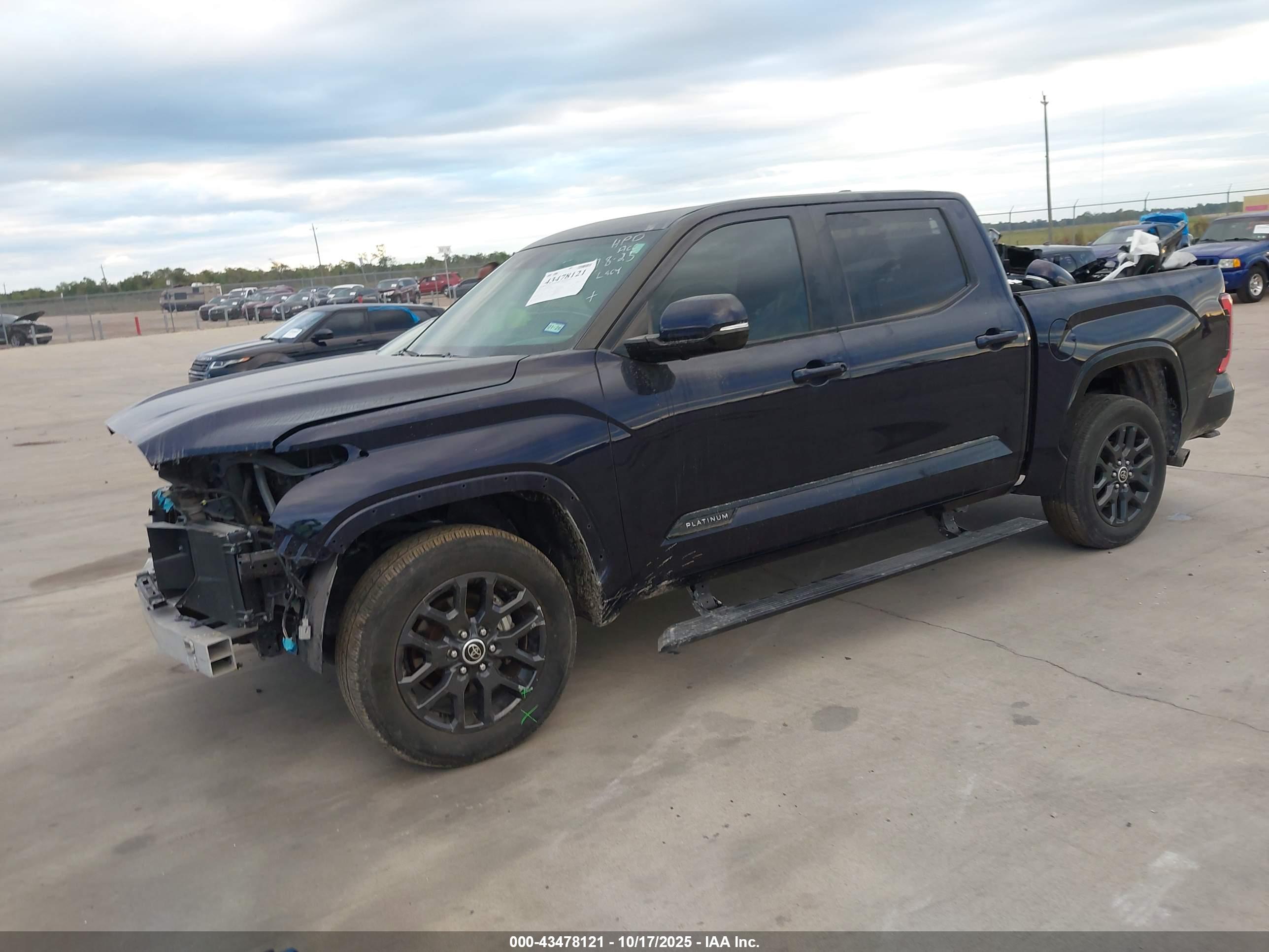 TOYOTA TUNDRA image 2