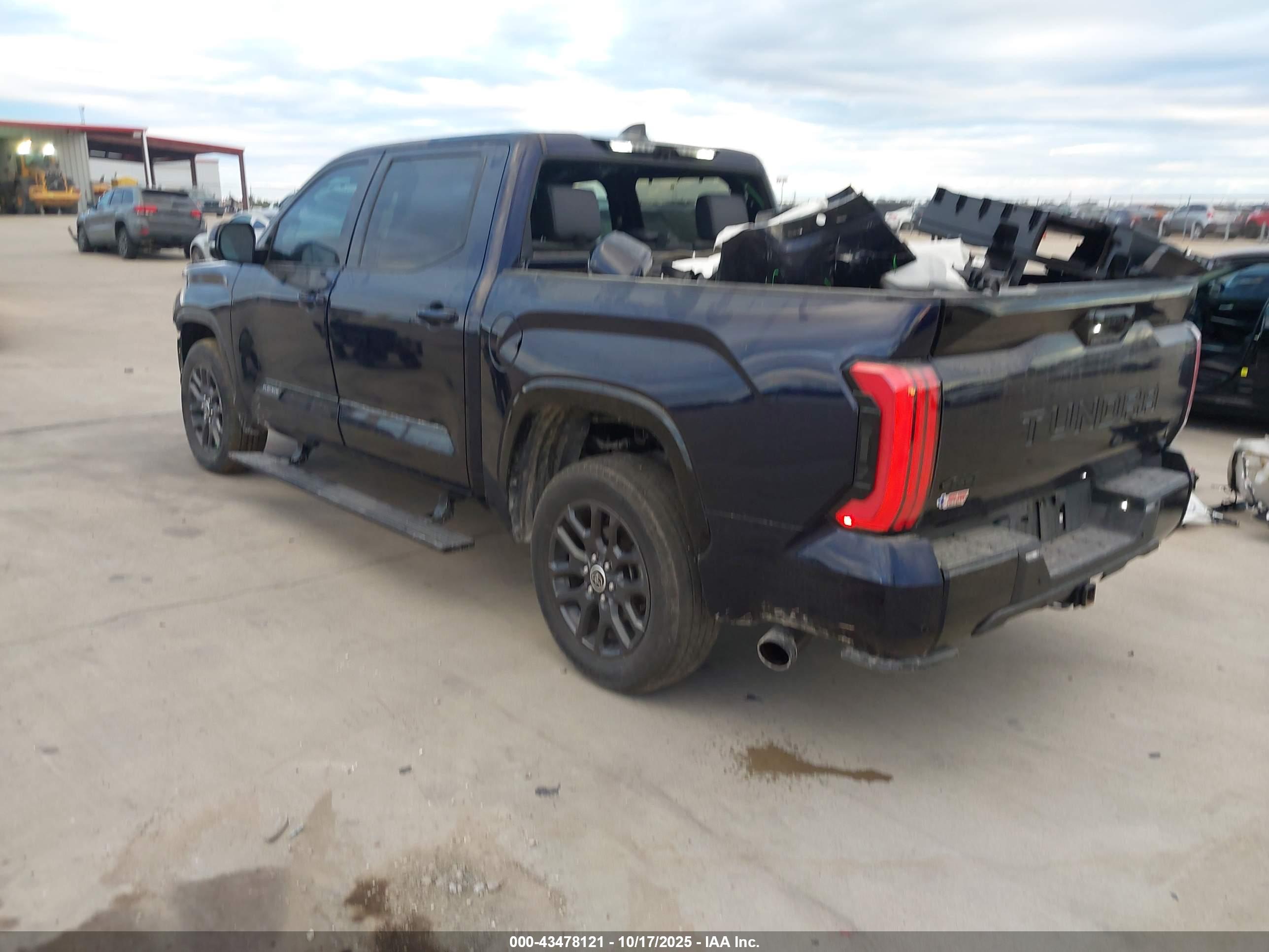 TOYOTA TUNDRA image 3