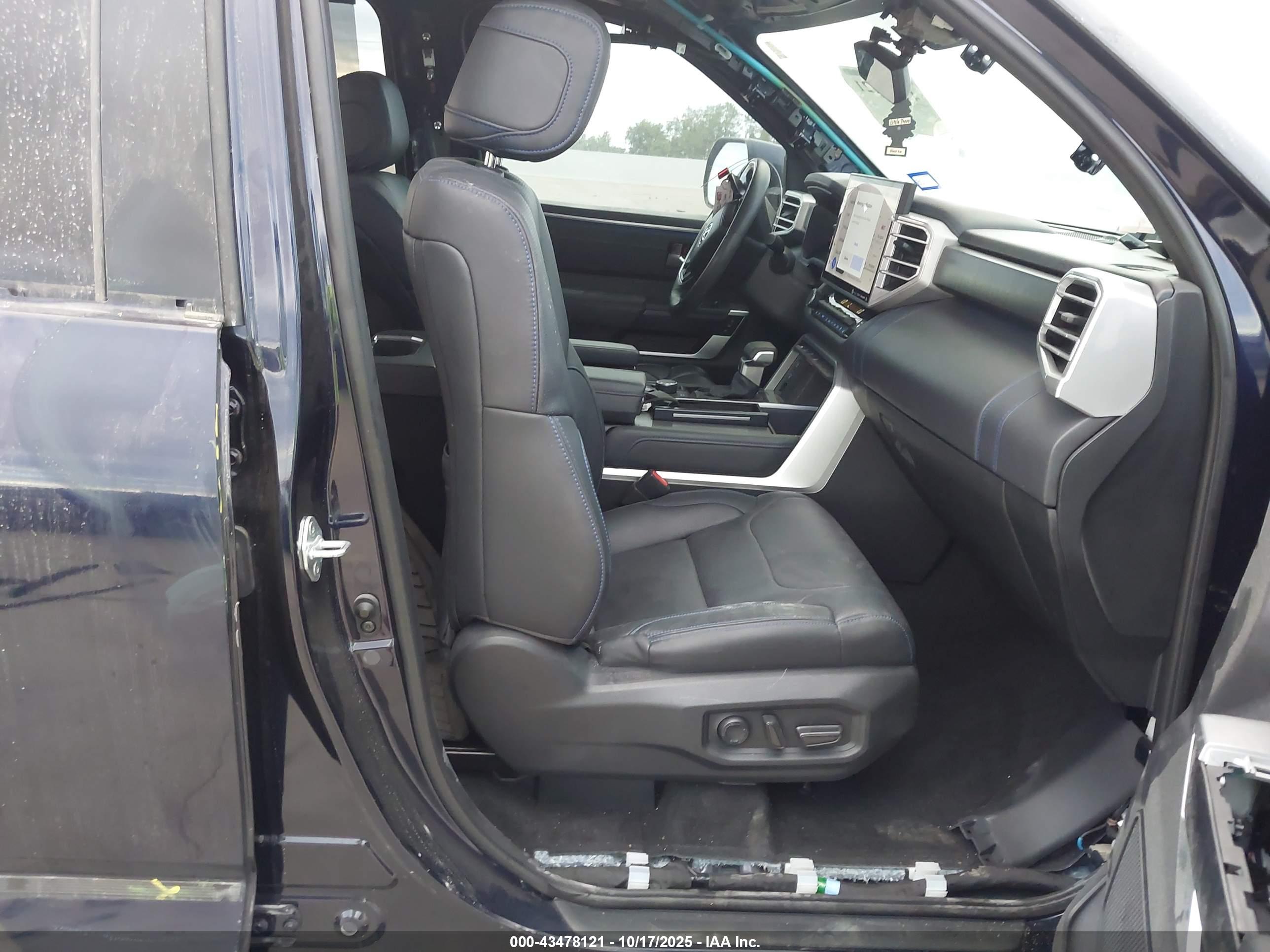 TOYOTA TUNDRA image 5