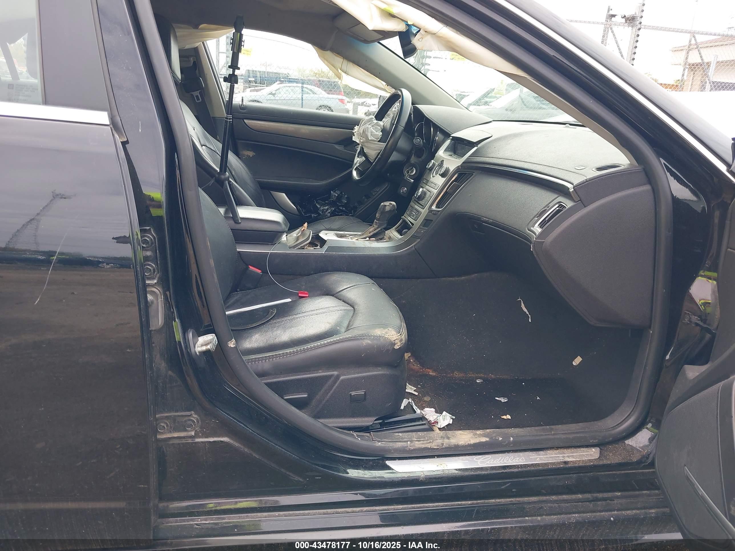 CADILLAC CTS image 5