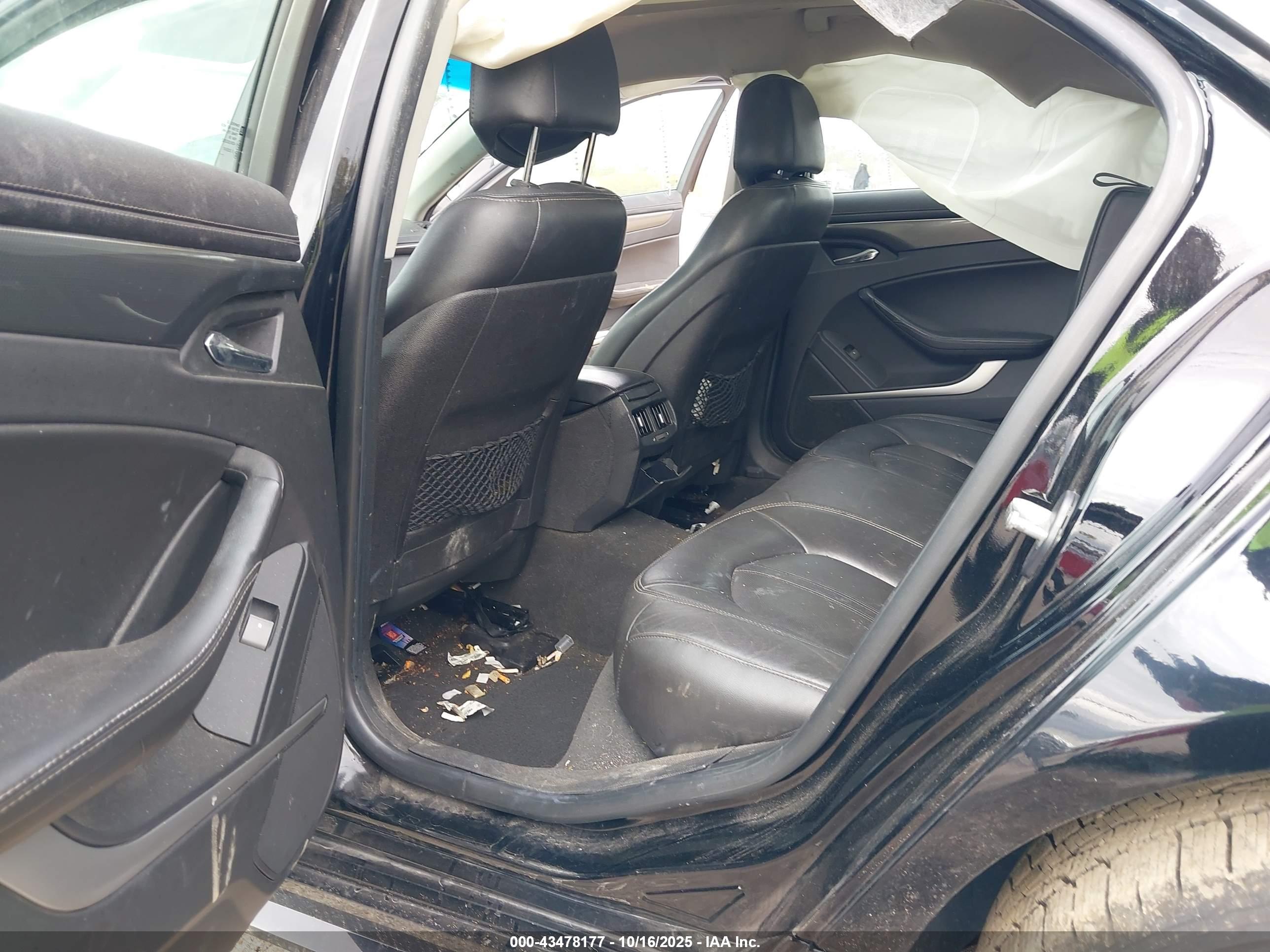 CADILLAC CTS image 8