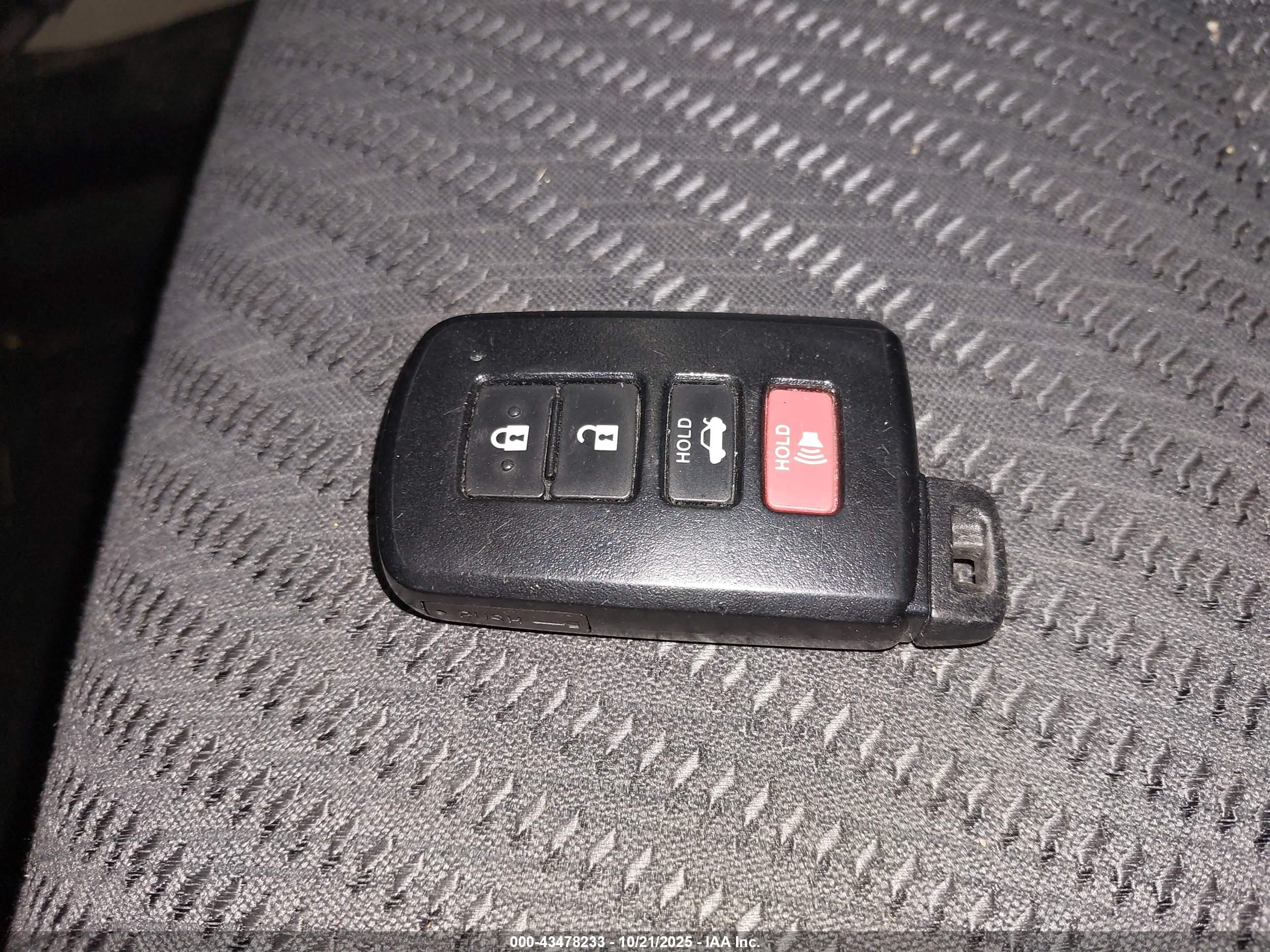 TOYOTA CAMRY image 11