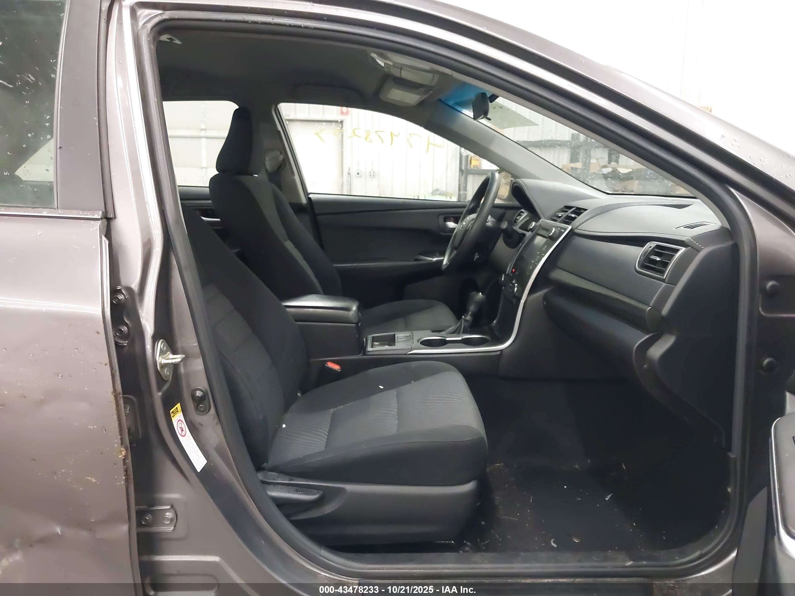 TOYOTA CAMRY image 5