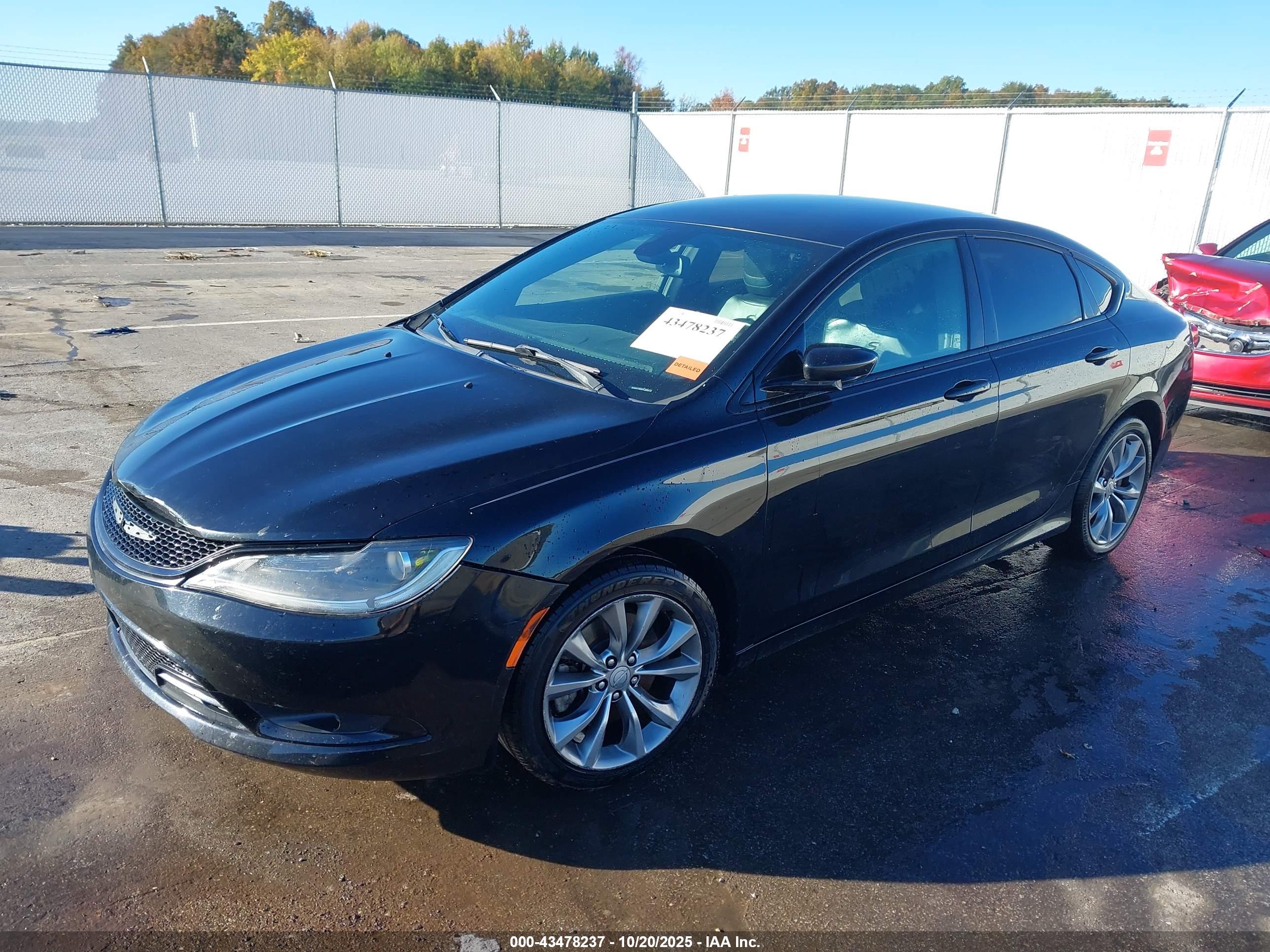CHRYSLER 200 image 2