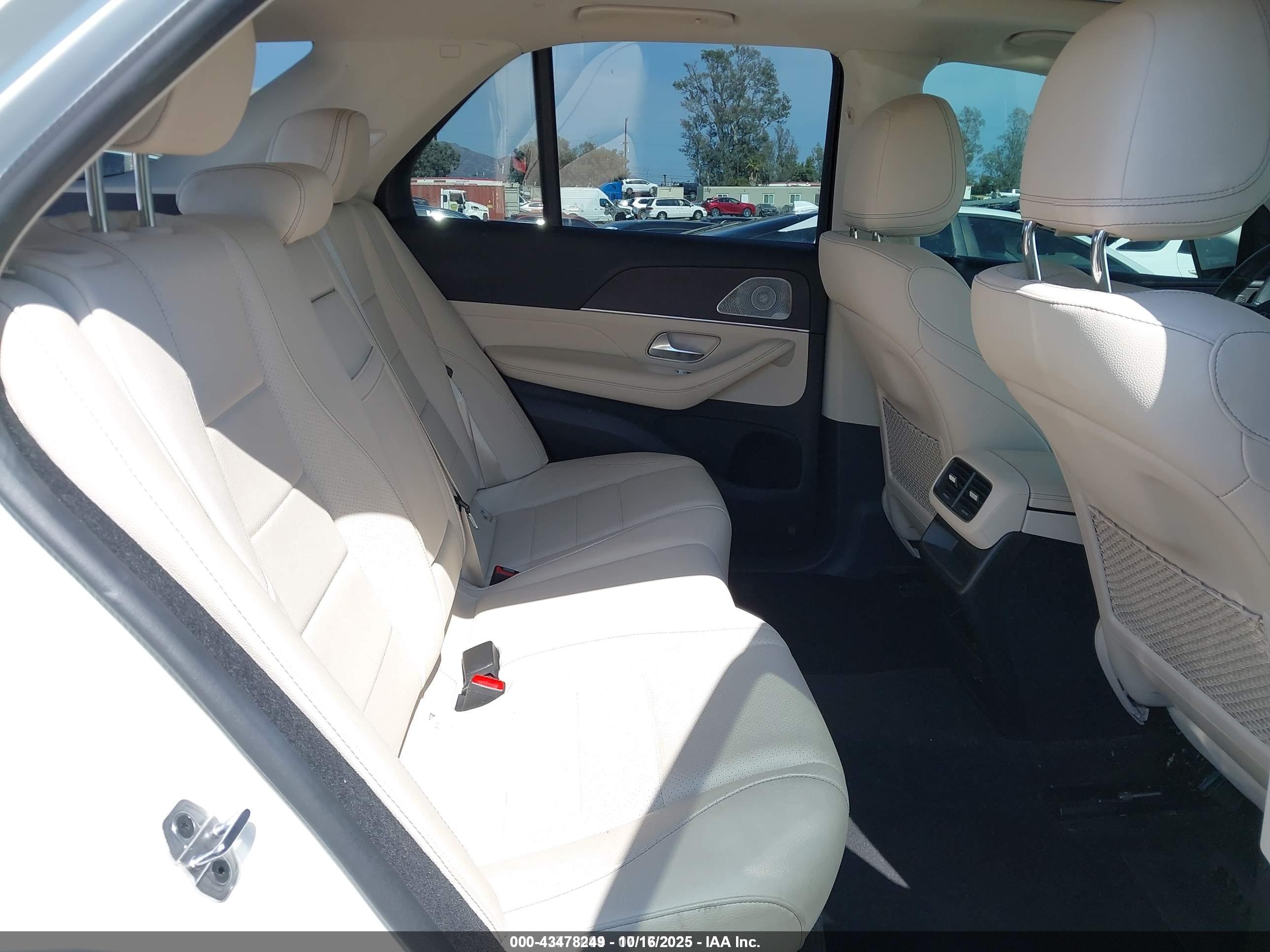 MERCEDES-BENZ GLE image 8