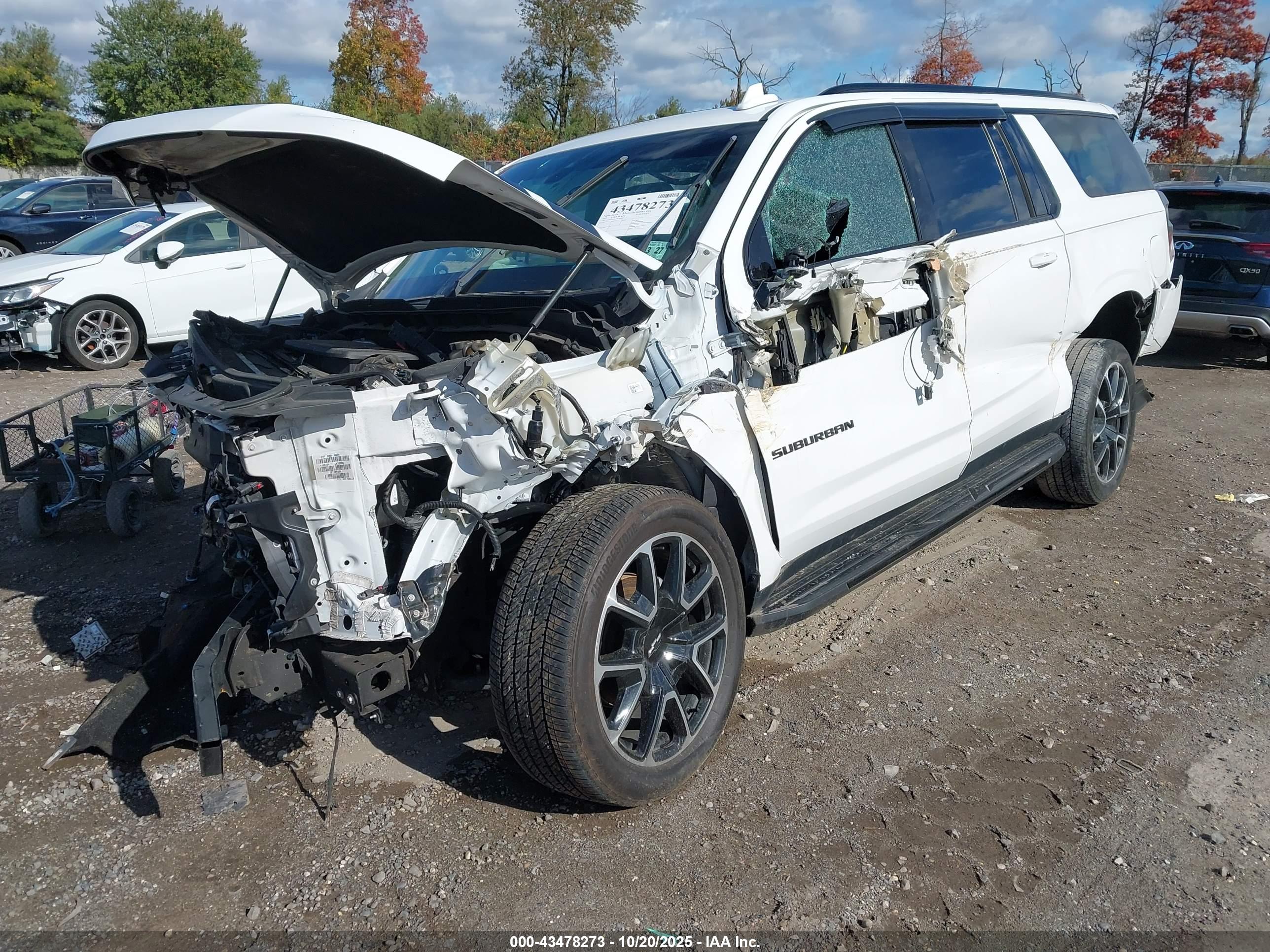 CHEVROLET SUBURBAN image 2