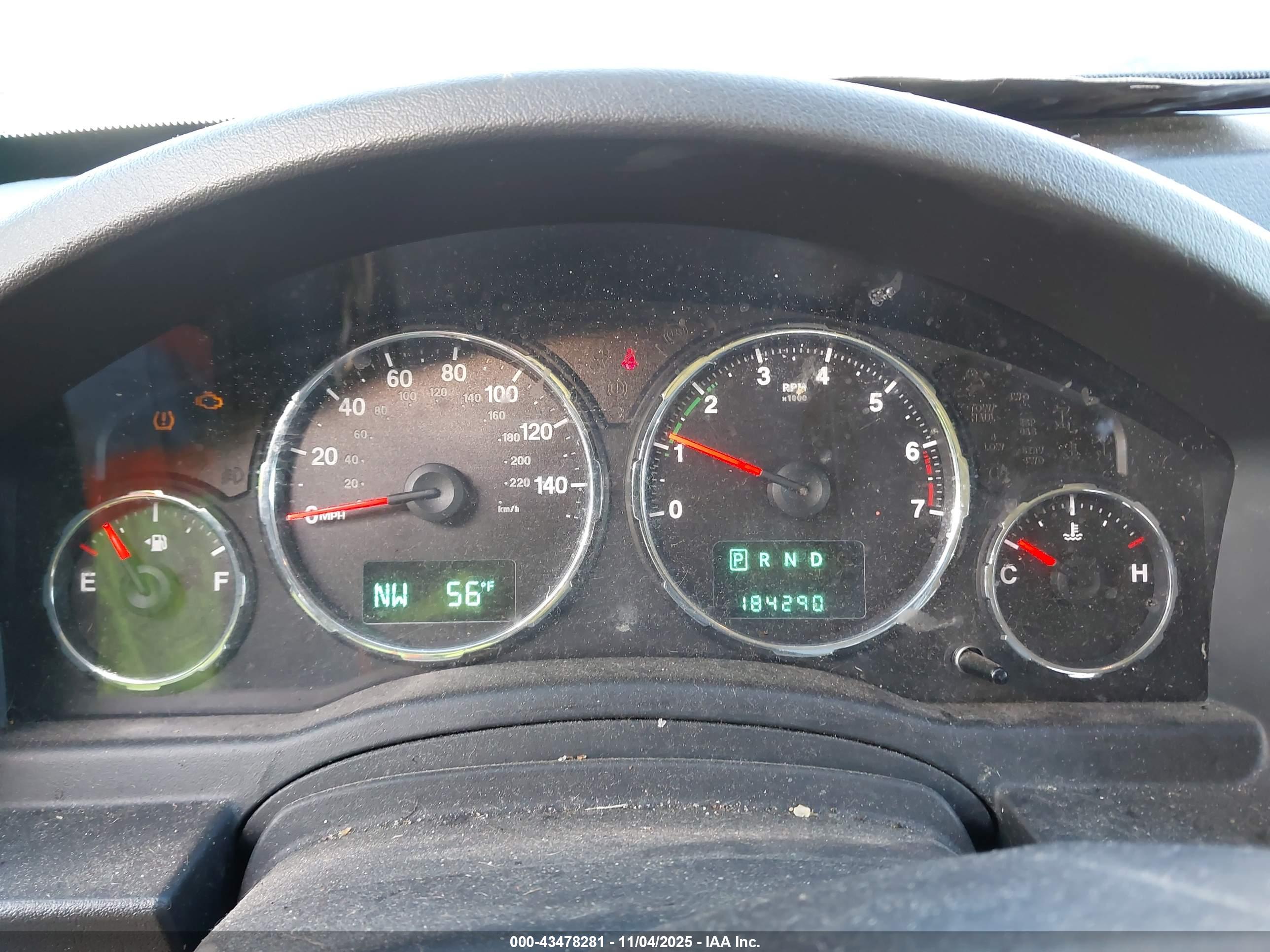 JEEP LIBERTY image 7