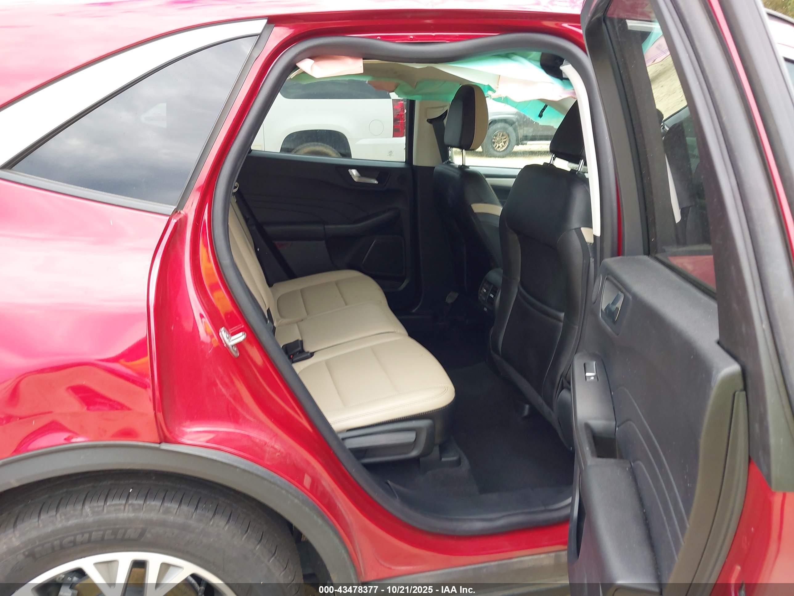 FORD ESCAPE image 8