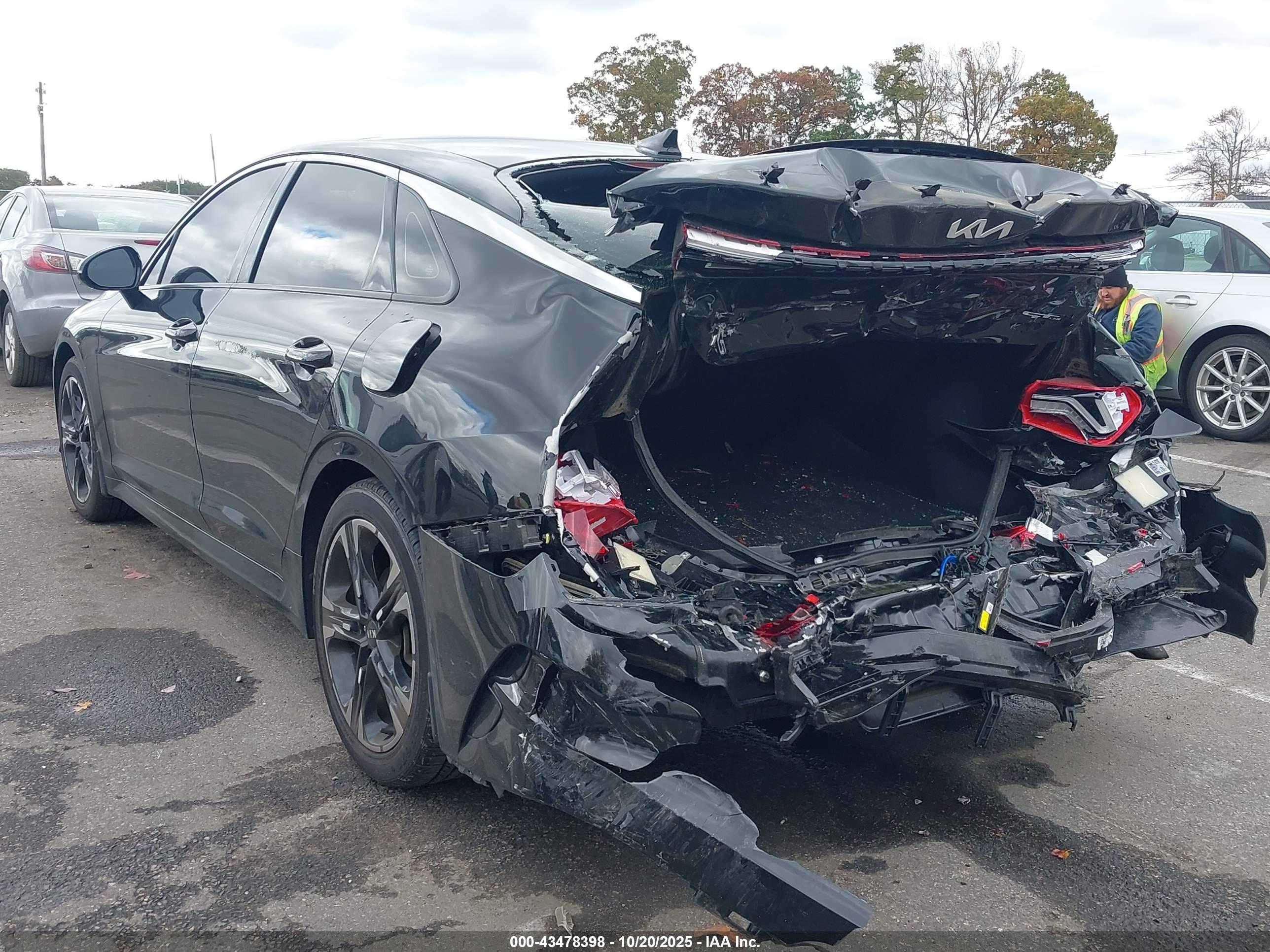 KIA K5 image 3