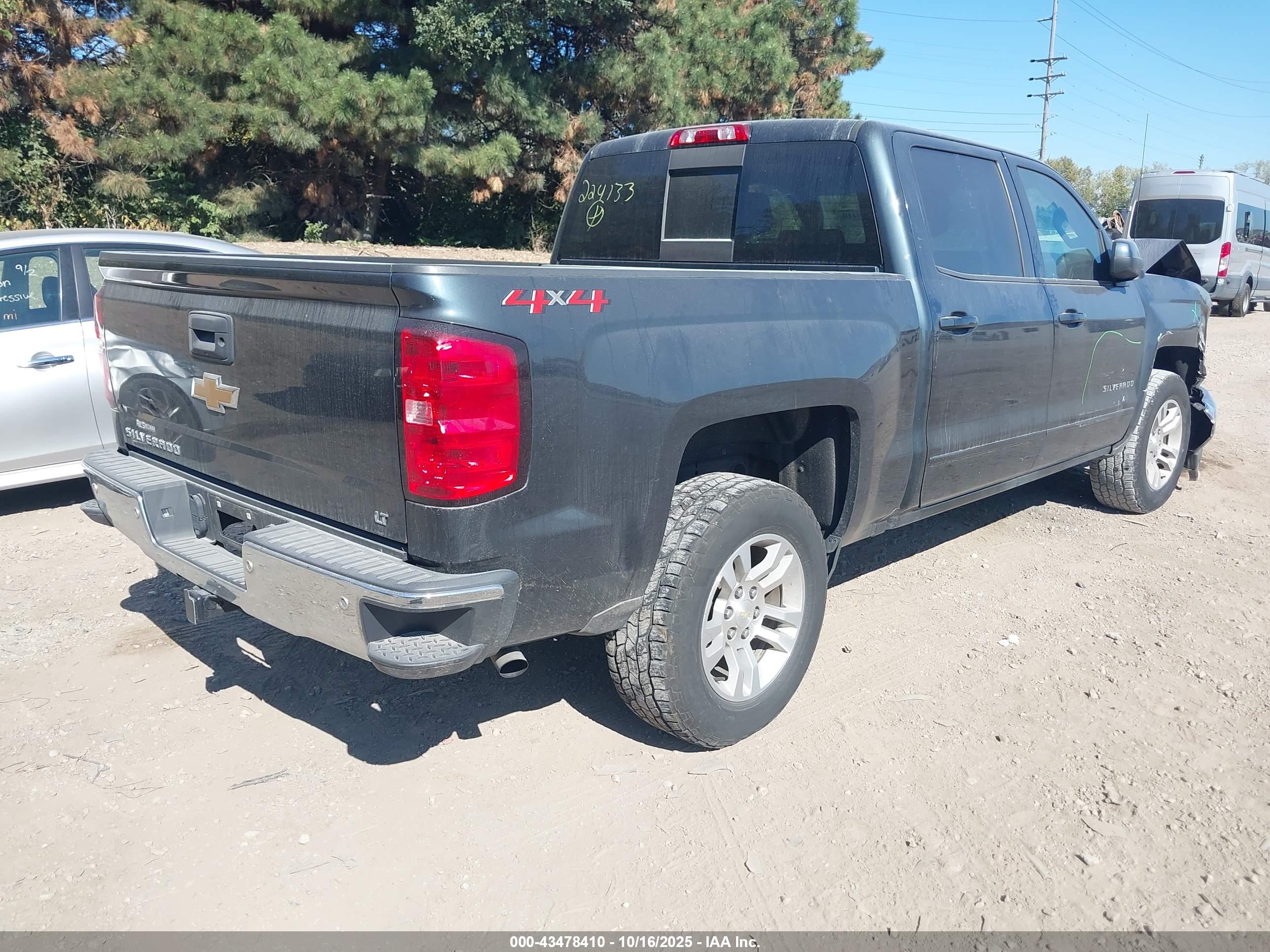 CHEVROLET SILVERADO image 4