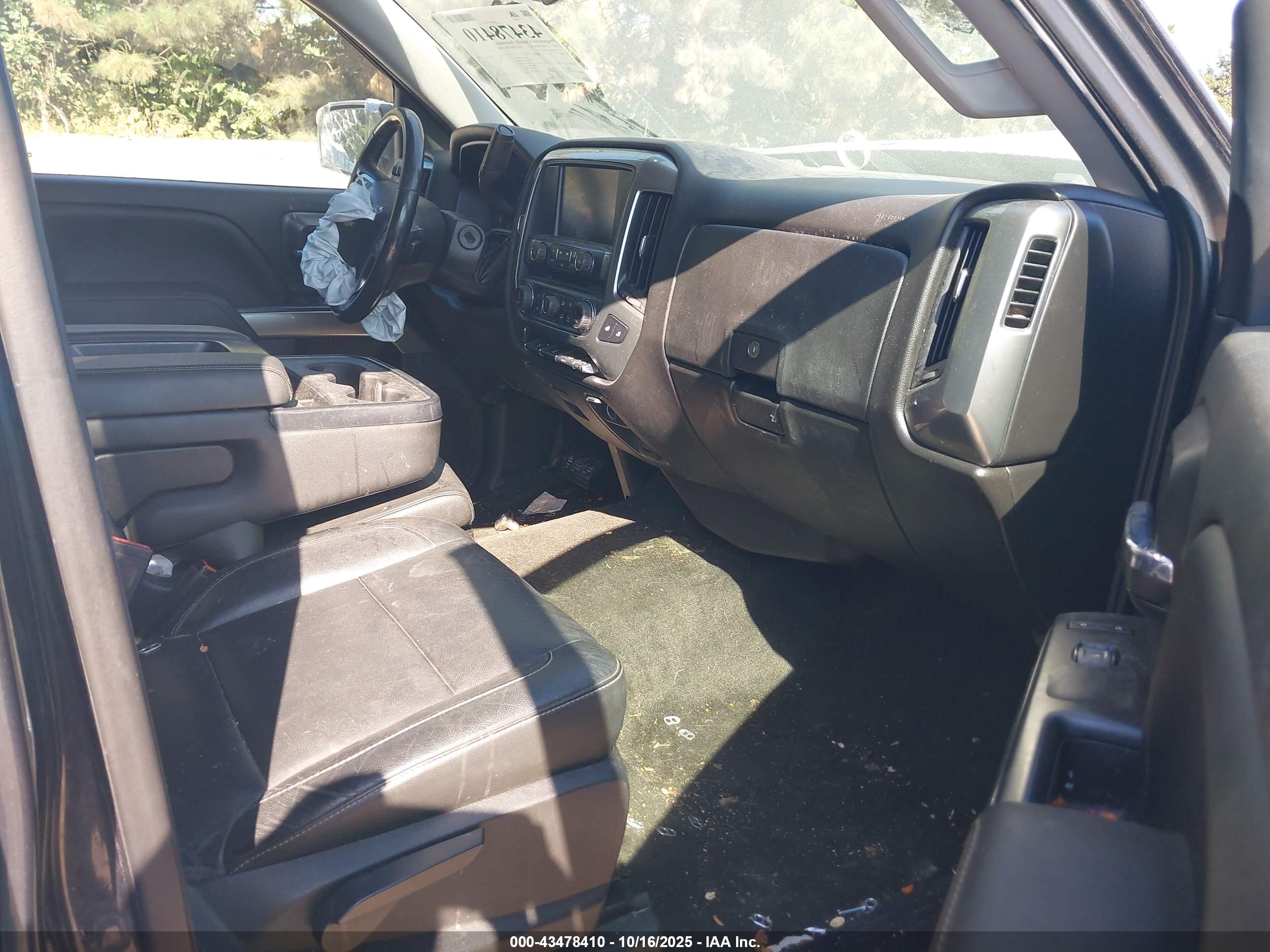 CHEVROLET SILVERADO image 5