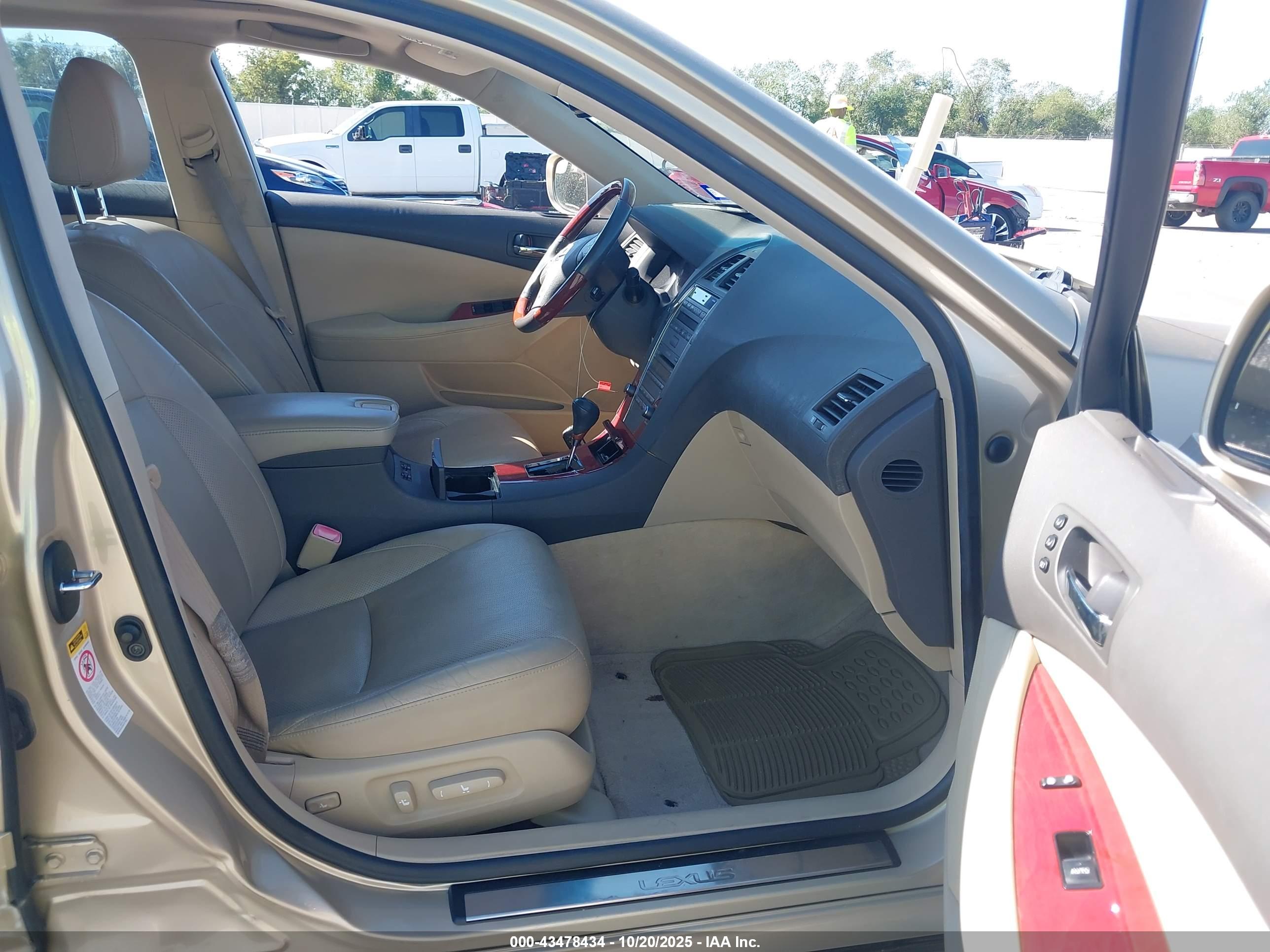 LEXUS ES image 5