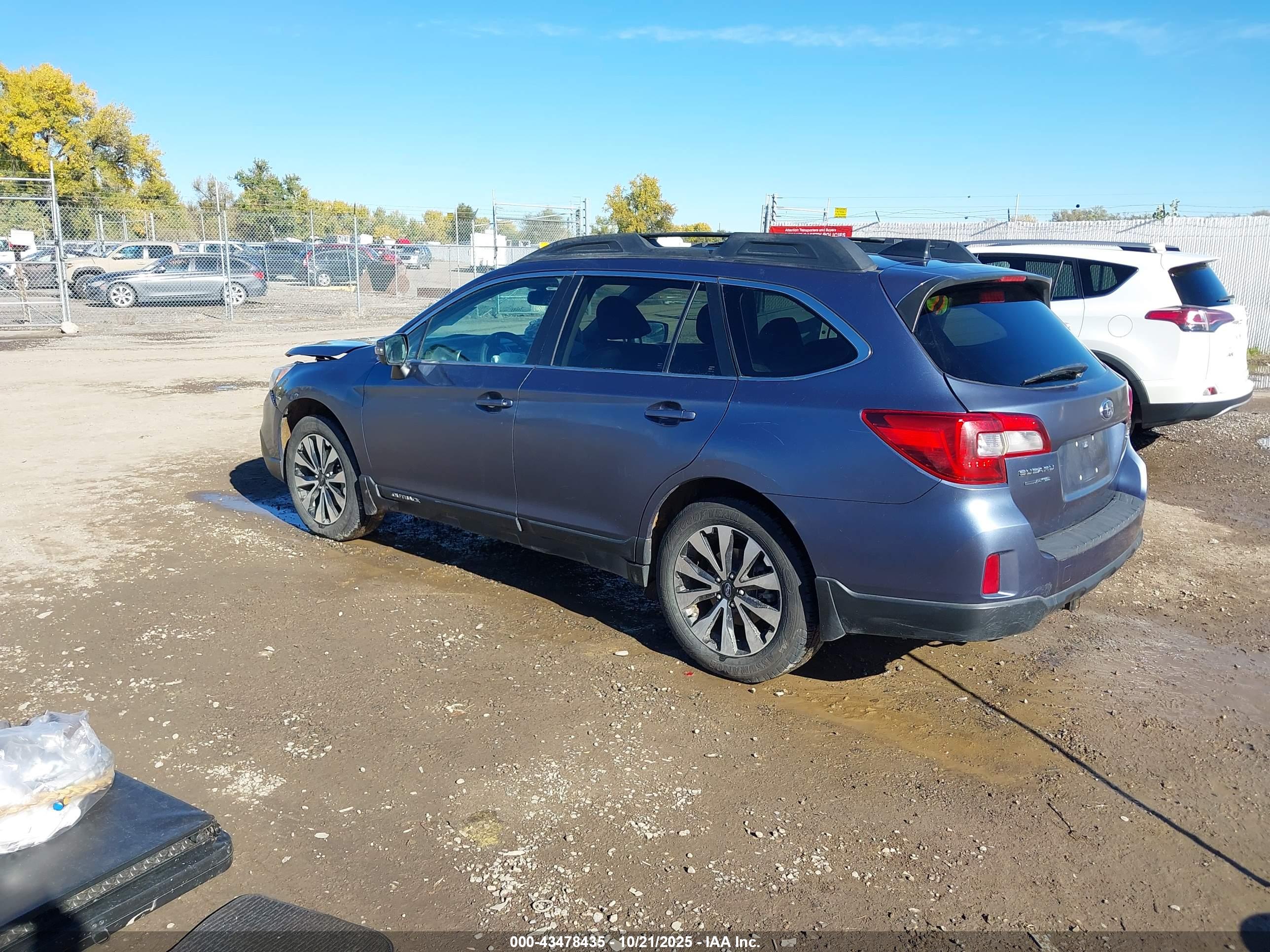SUBARU OUTBACK image 3