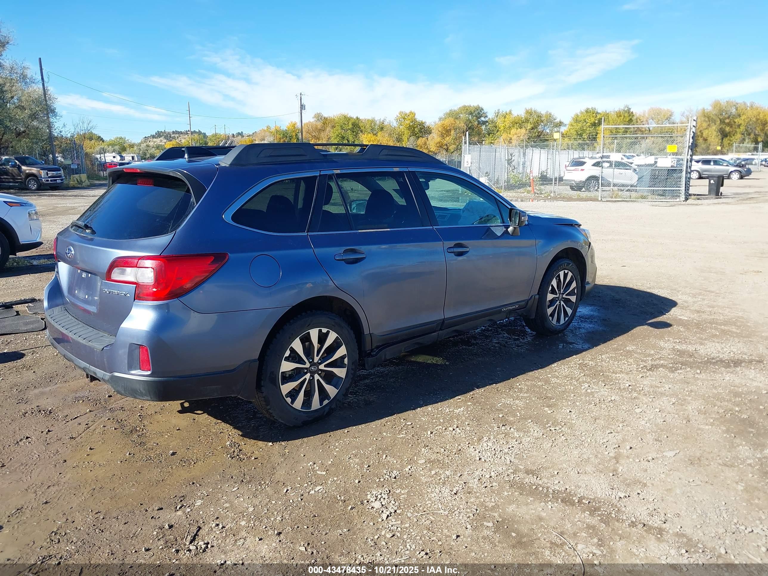 SUBARU OUTBACK image 4