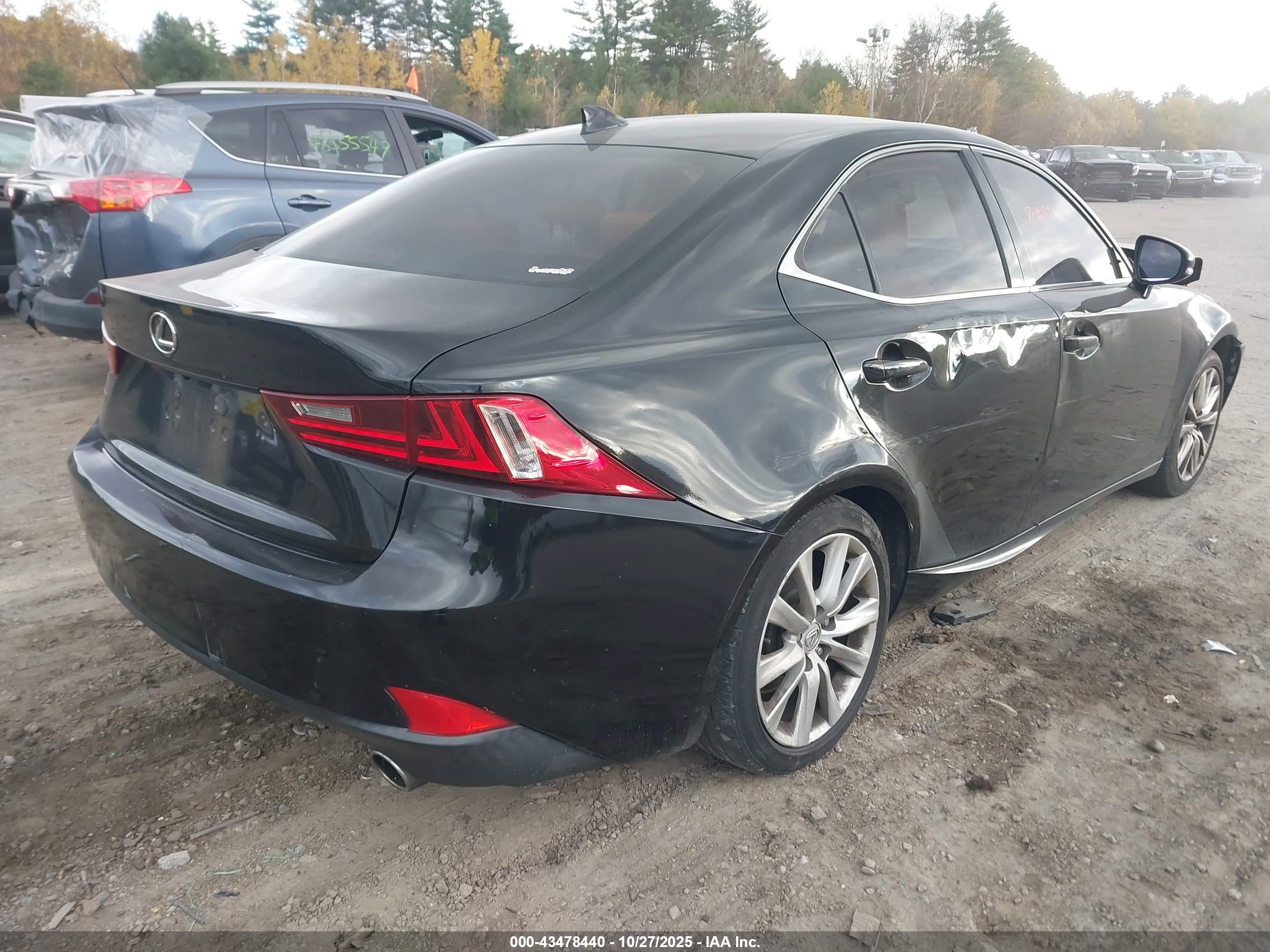 LEXUS IS image 4