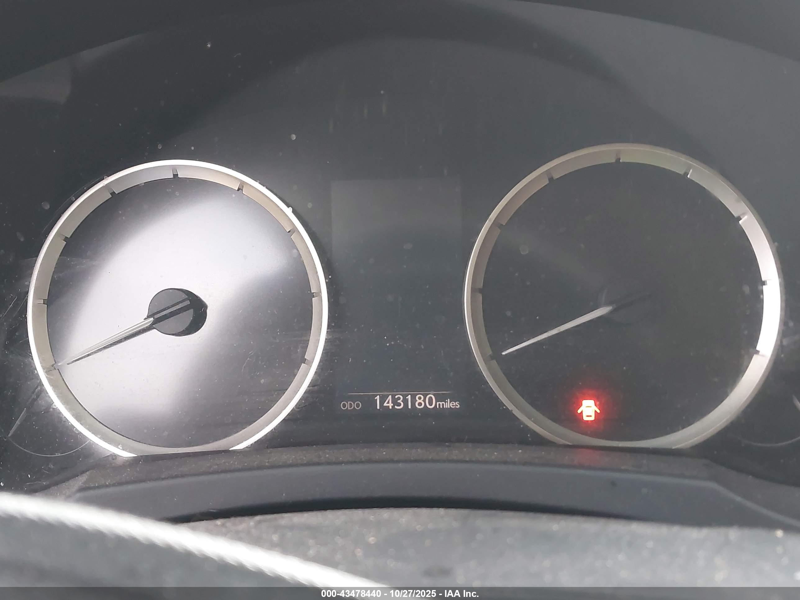 LEXUS IS image 7