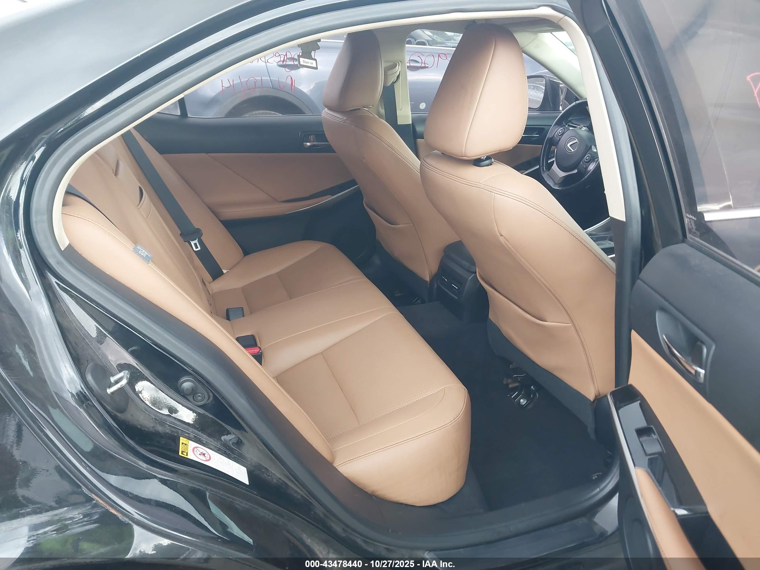 LEXUS IS image 8