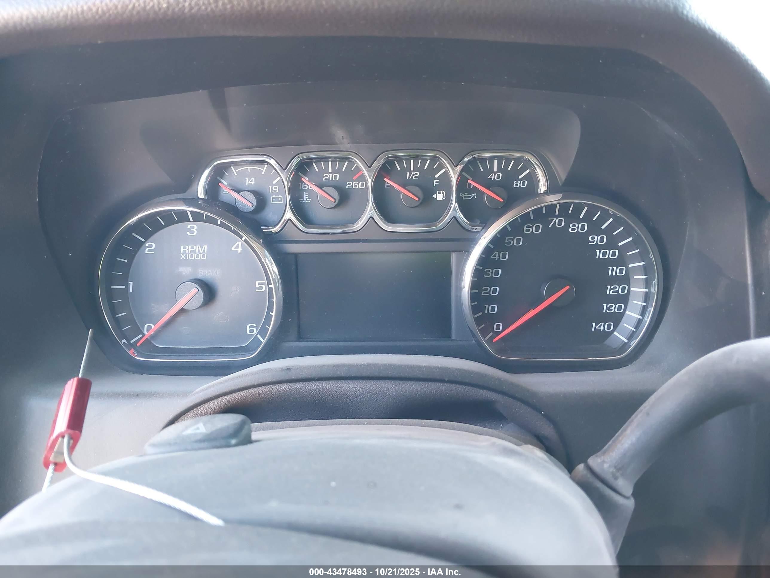 CHEVROLET SUBURBAN image 7