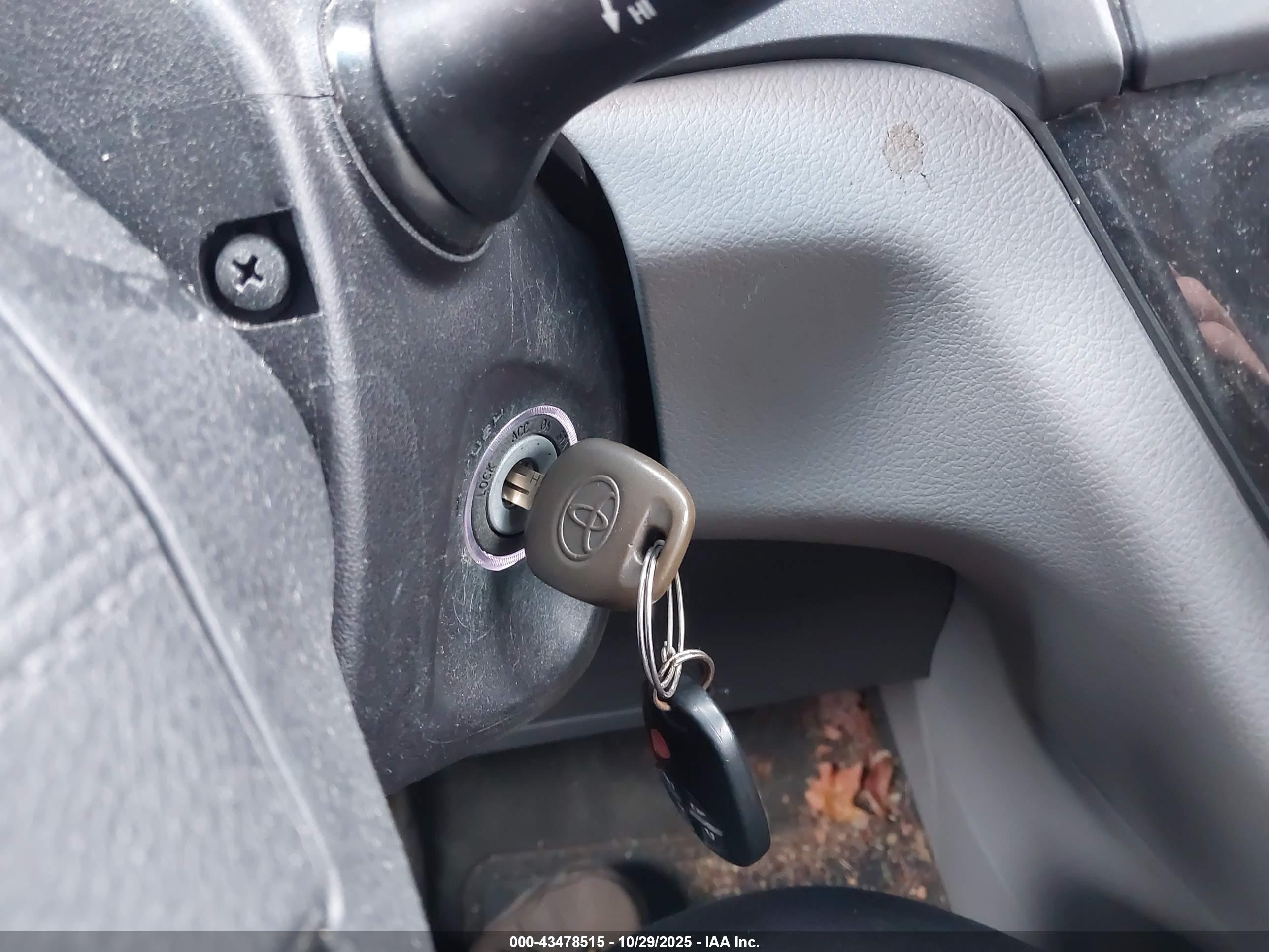 TOYOTA SIENNA image 11